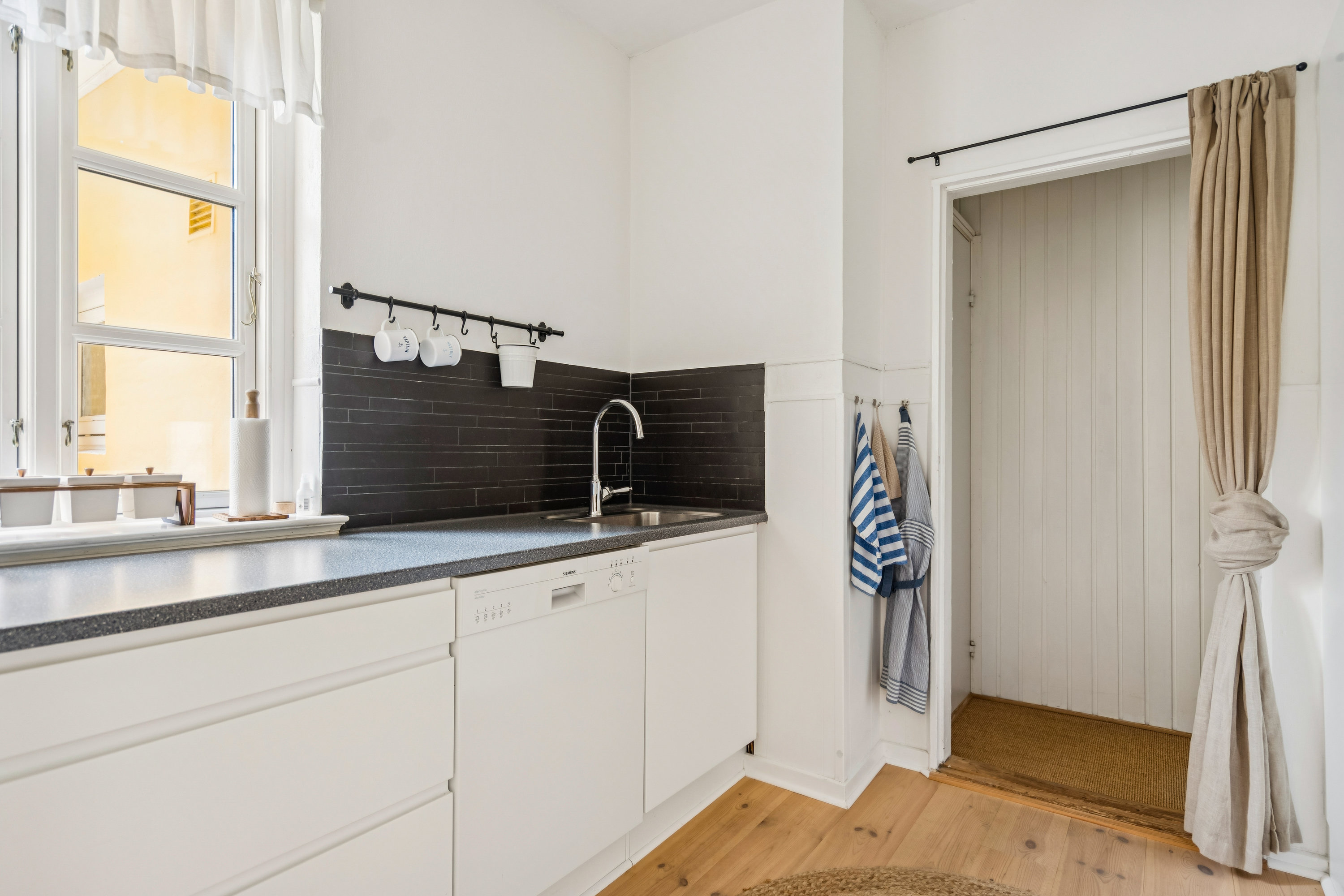 Miniaturebillede 2: køkken. Billede af Sct. Laurentii Vej 102, Midtbyen, 9990 Skagen