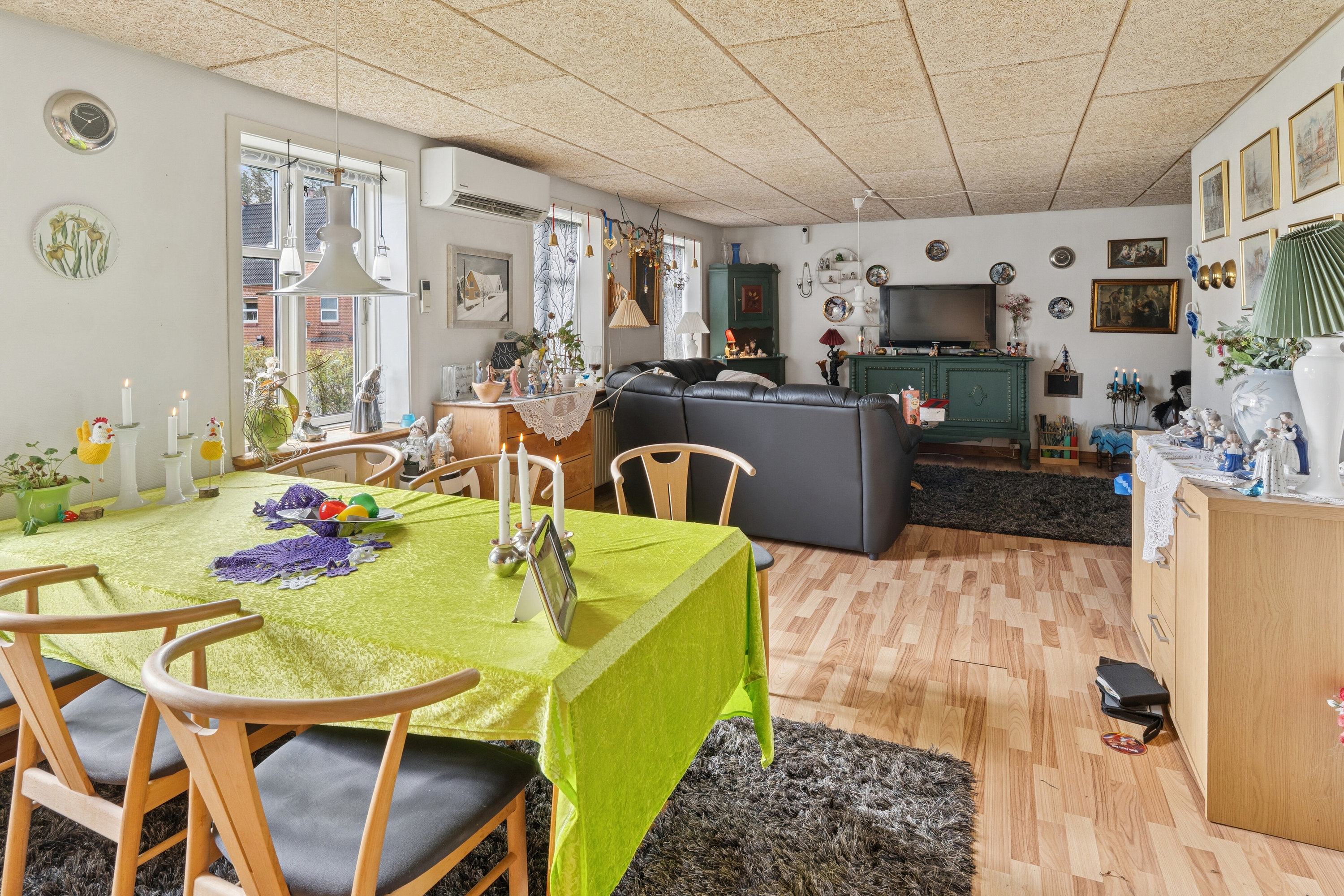 Fremhævet spisestue billede i fuldskærmstilstand. Billede af Rakkebyvej 132, Hæstrup Stationsby, 9800 Hjørring