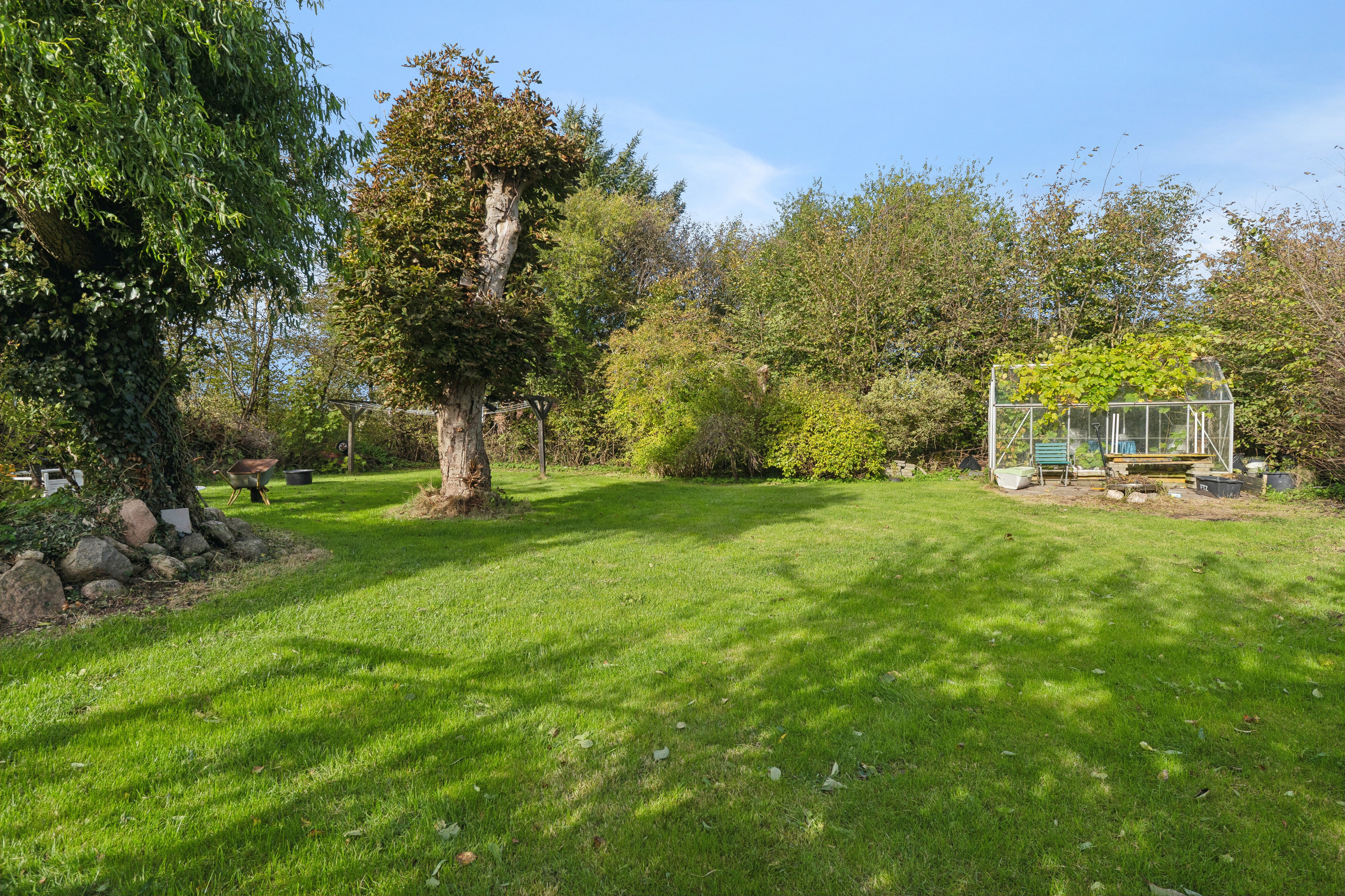 Fremhævet set fra haven billede i fuldskærmstilstand. Billede af Rakkebyvej 132, Hæstrup Stationsby, 9800 Hjørring