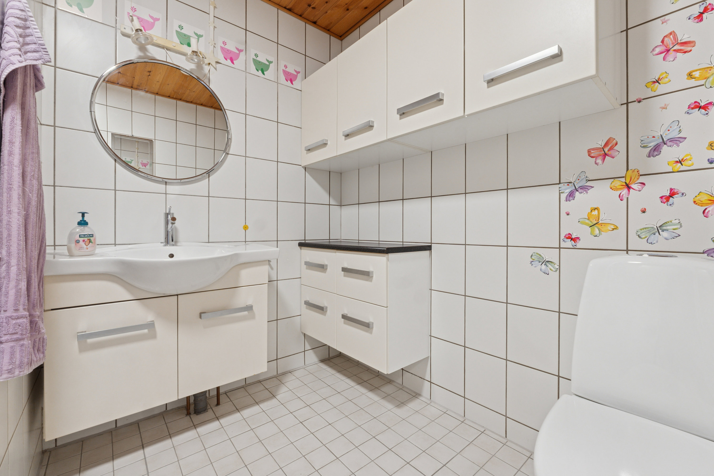 Fremhævet badeværelse billede i fuldskærmstilstand. Billede af Dronningensgade 23A, 9800 Hjørring