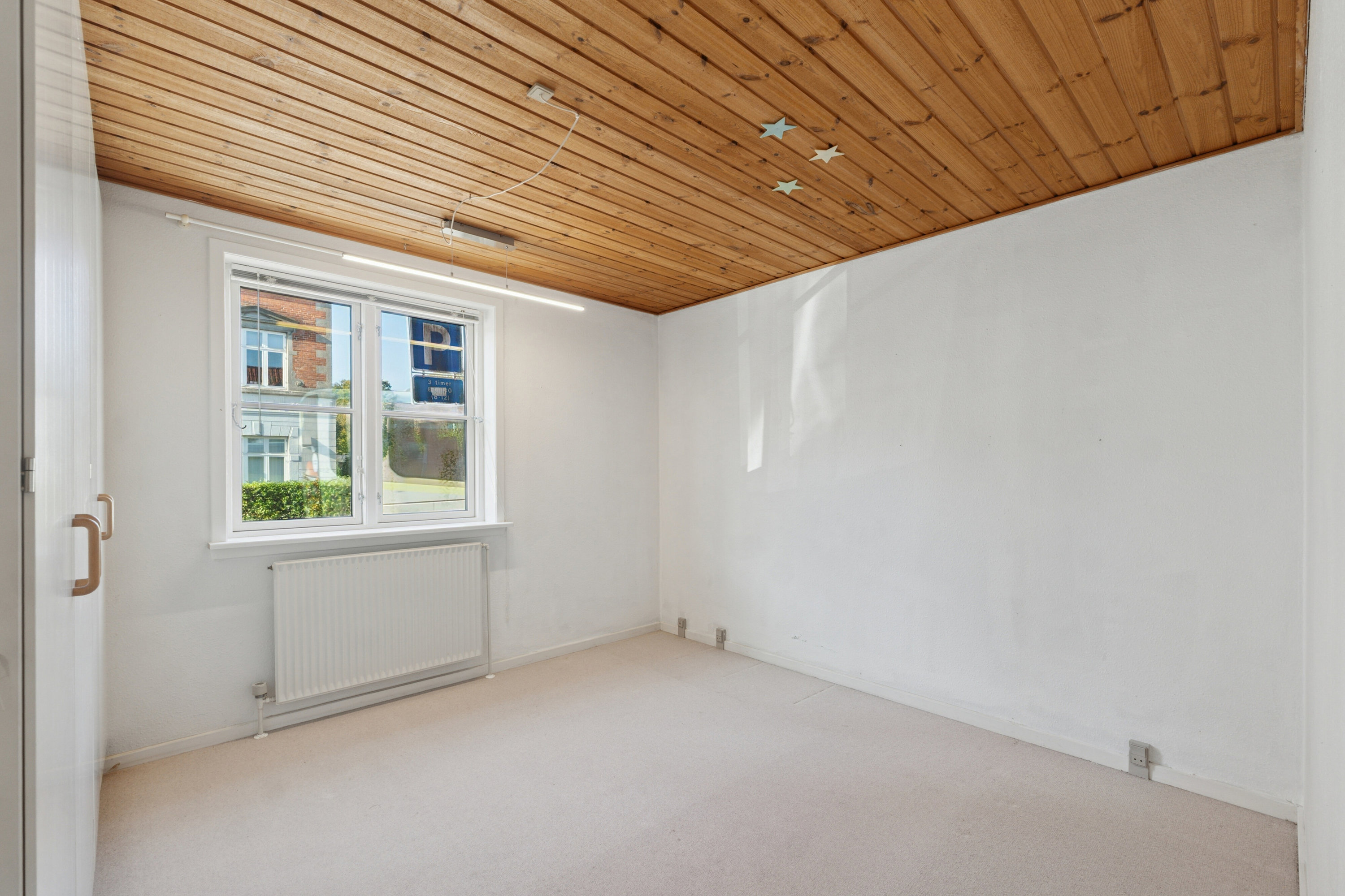 Fremhævet værelse billede i fuldskærmstilstand. Billede af Dronningensgade 23A, 9800 Hjørring