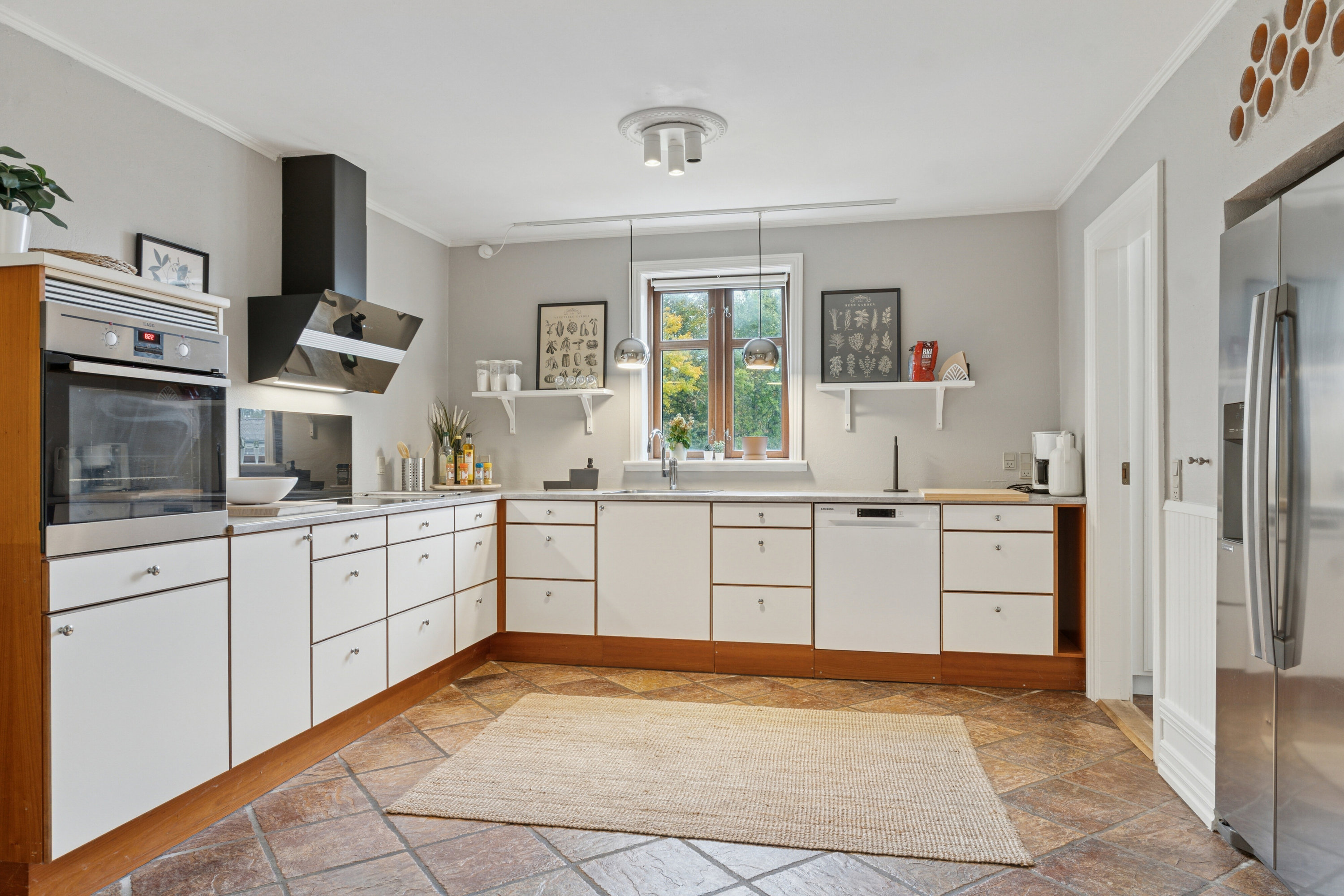 Fremhævet køkken billede i fuldskærmstilstand. Billede af Sdr Bindslevvej 21, 9881 Bindslev