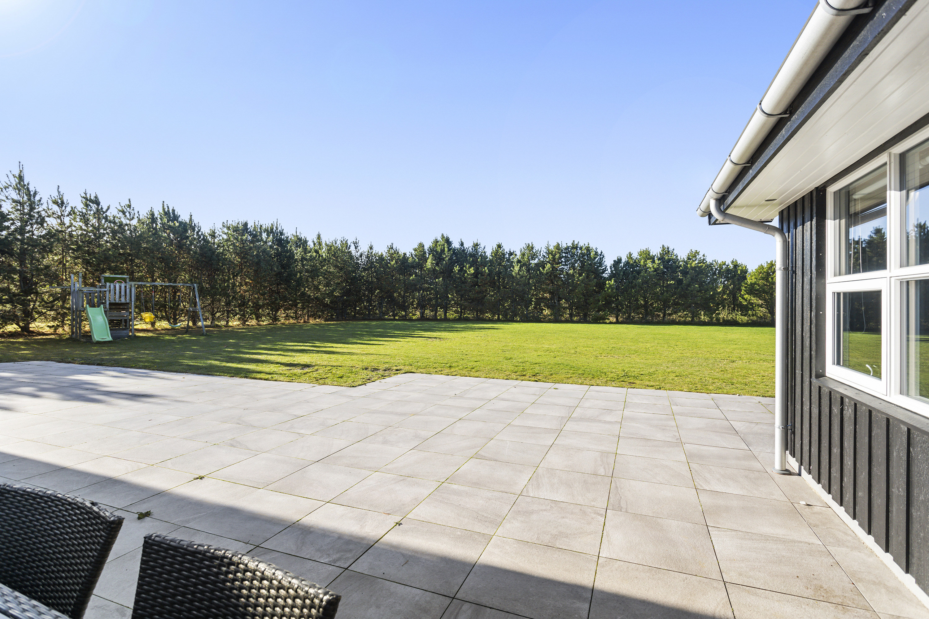 Fremhævet terrasse billede i fuldskærmstilstand. Billede af Aaensvej 25, Bratten, 9981 Jerup