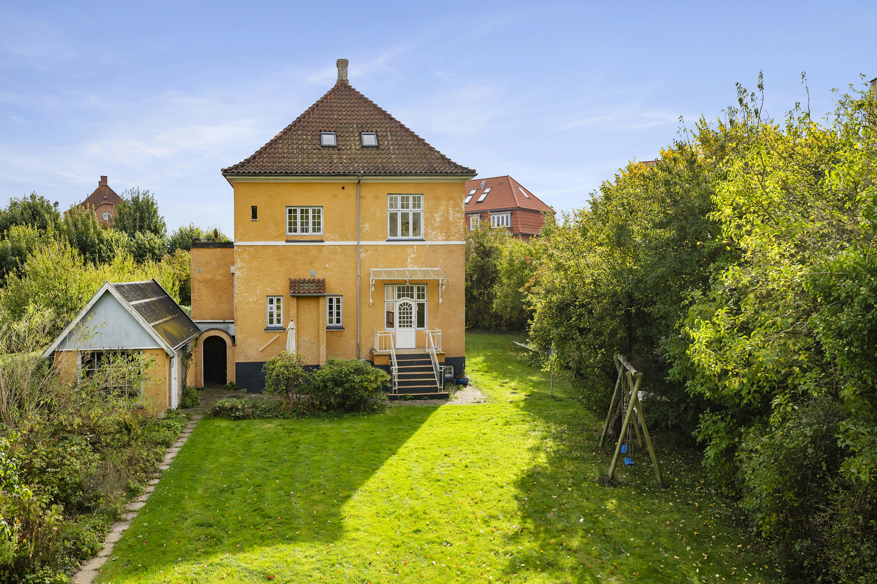 Miniaturebillede 1: ejendommen. Billede af Hellerupvej 86, 1., 2900 Hellerup