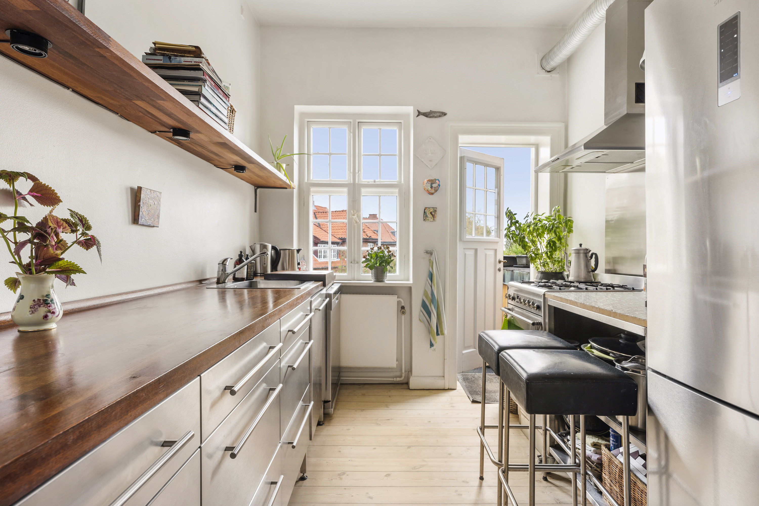 Fremhævet køkken billede i fuldskærmstilstand. Billede af Hellerupvej 86, 1., 2900 Hellerup