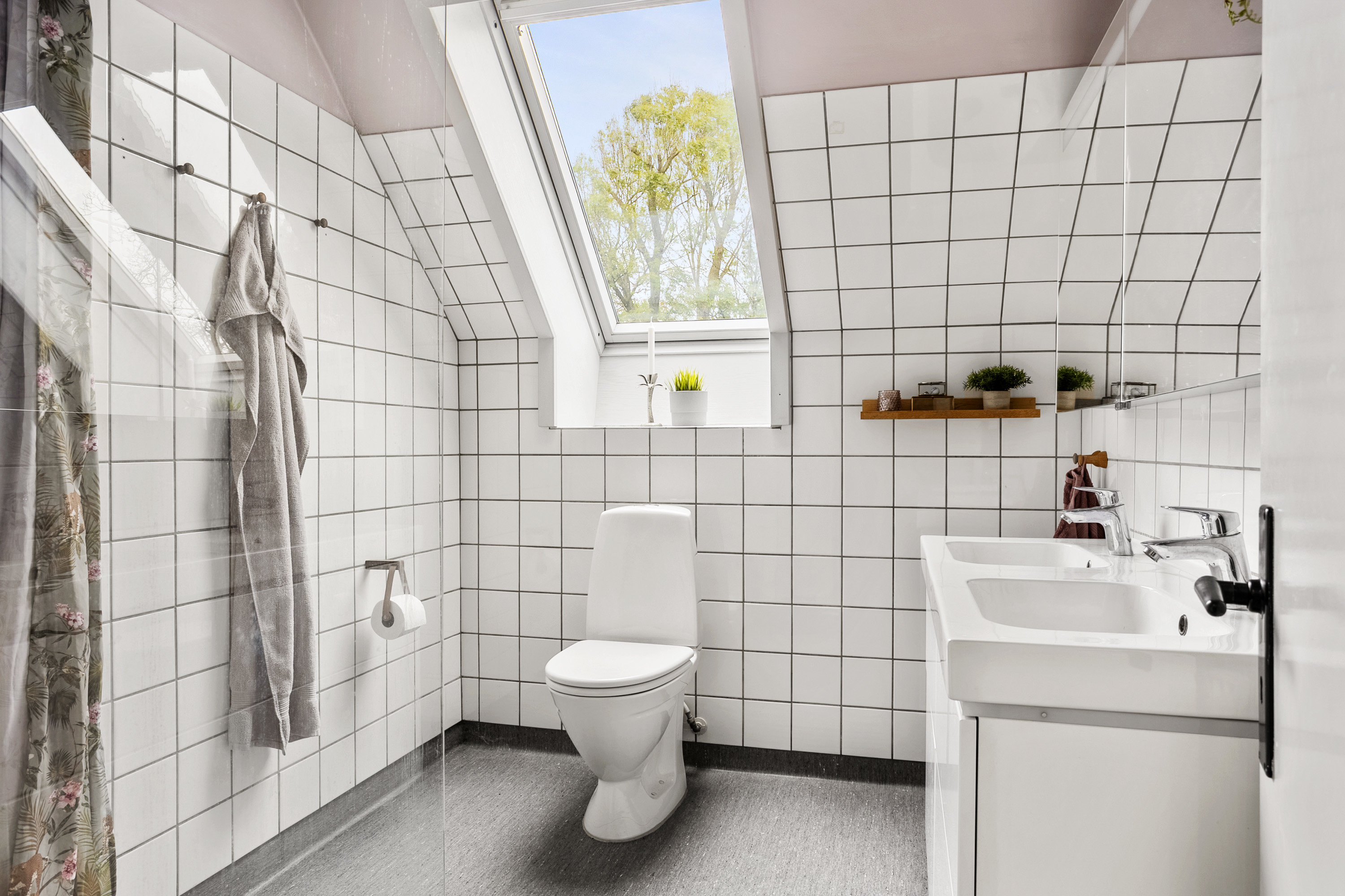 Fremhævet badeværelse billede i fuldskærmstilstand. Billede af Vejenvej 53B, Askov, 6600 Vejen