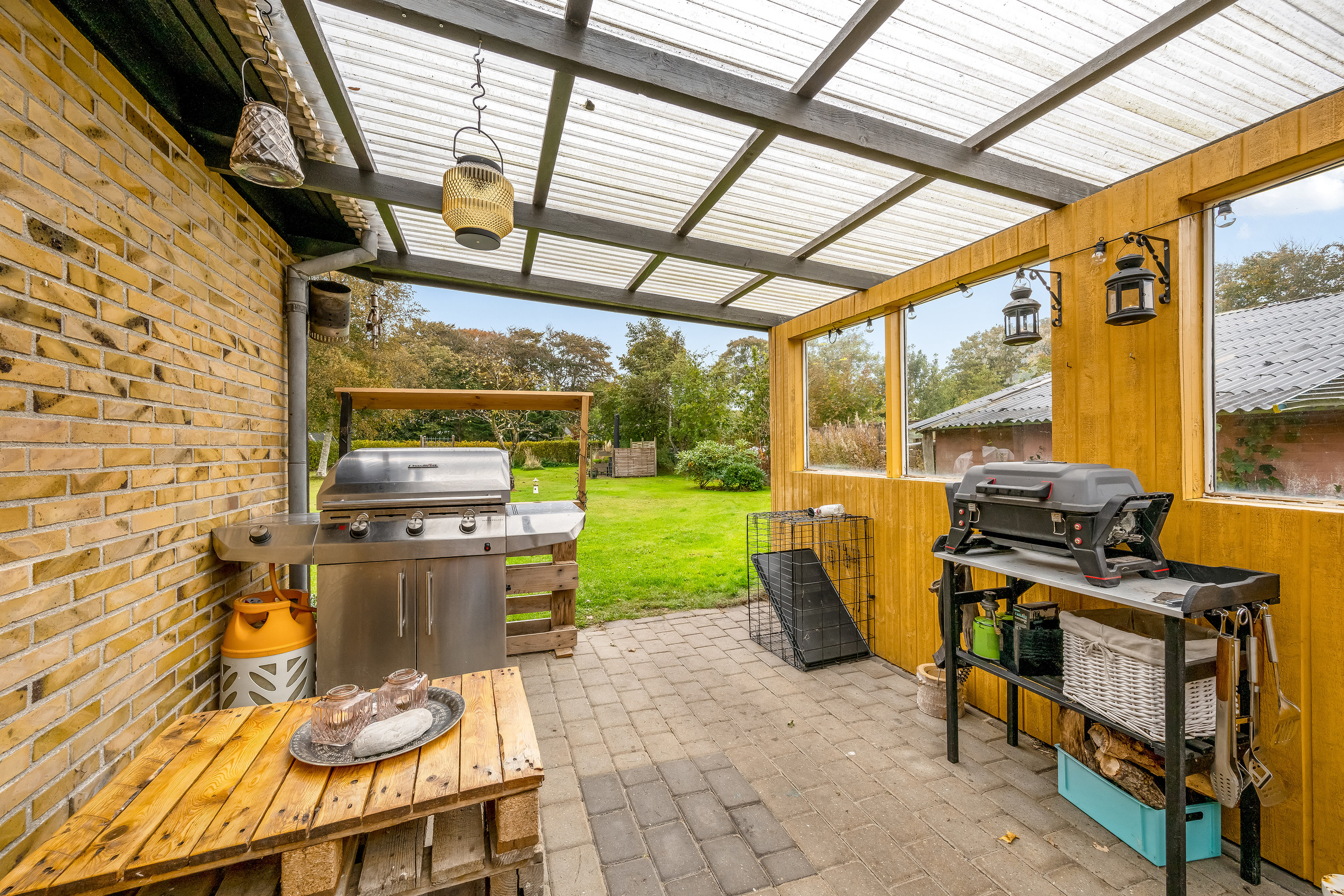 Fremhævet overdækket terrasse billede i fuldskærmstilstand. Billede af Tjørnevej 13, 6880 Tarm