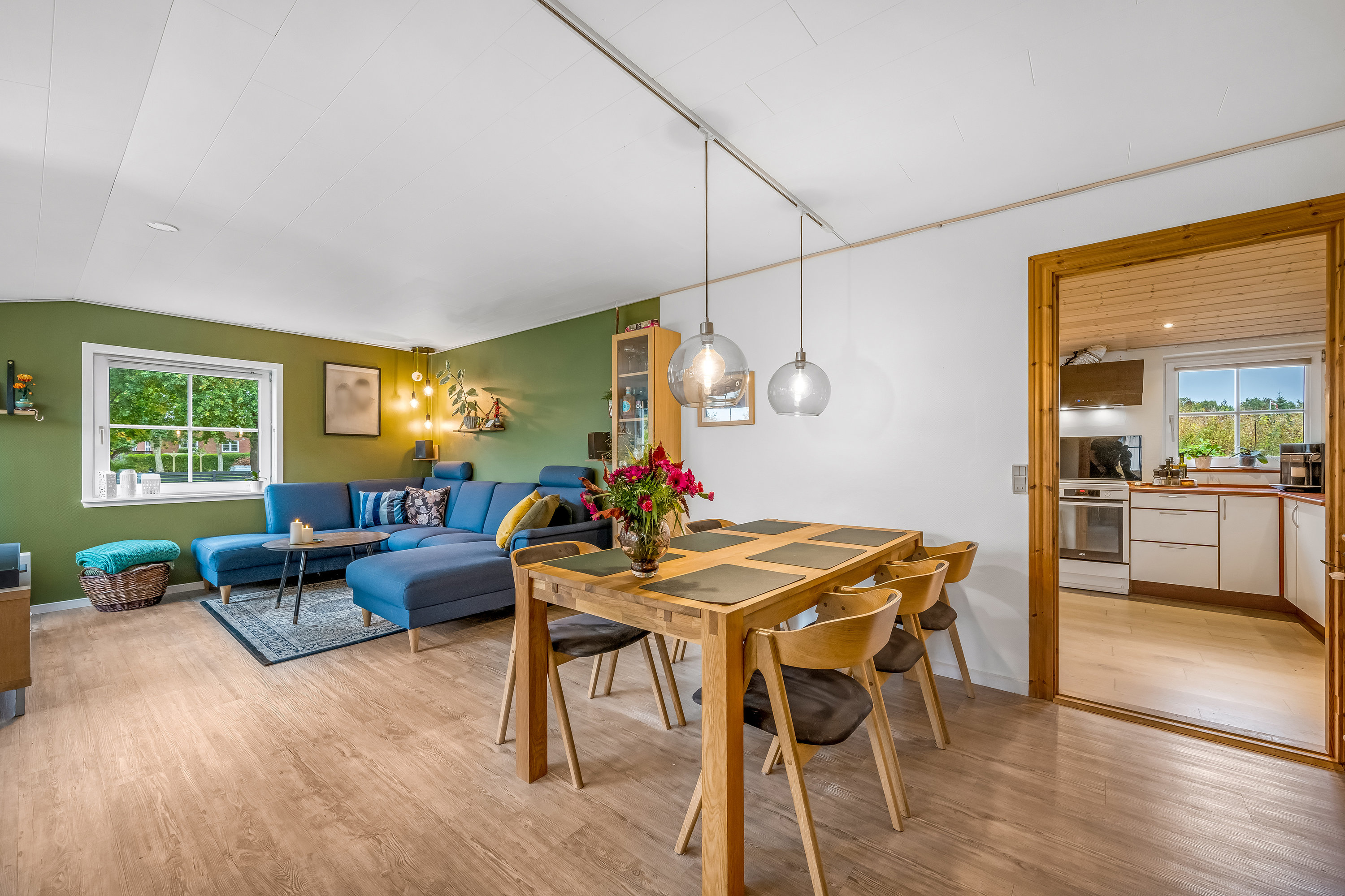 Fremhævet stue billede i fuldskærmstilstand. Billede af Tjørnevej 13, 6880 Tarm