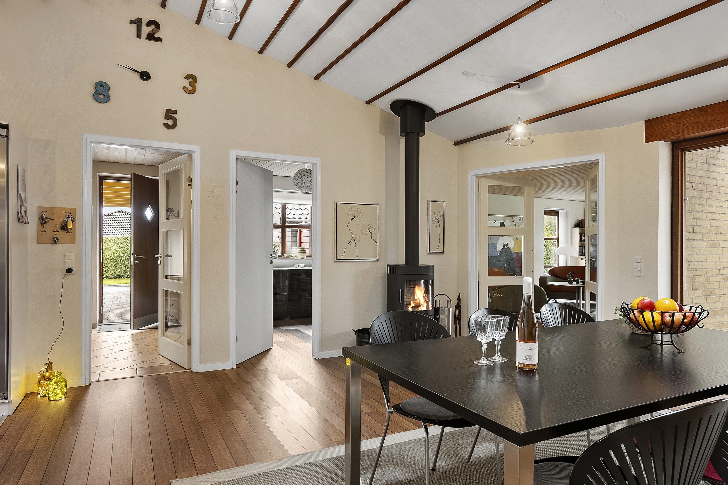 Fremhævet køkken/alrum billede i fuldskærmstilstand. Billede af Mannehøj 8, 6600 Vejen