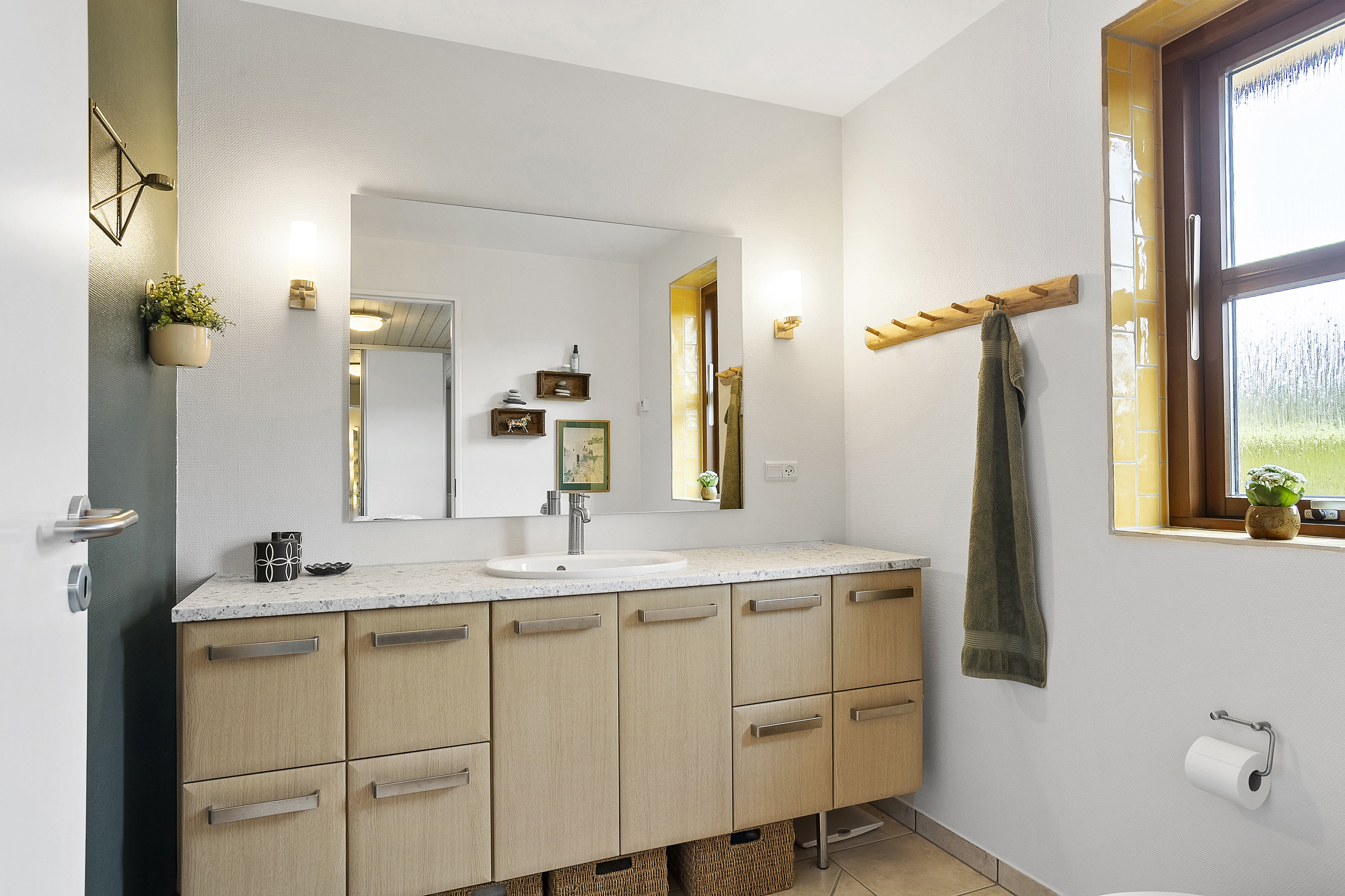 Fremhævet badeværelse billede i fuldskærmstilstand. Billede af Mannehøj 8, 6600 Vejen