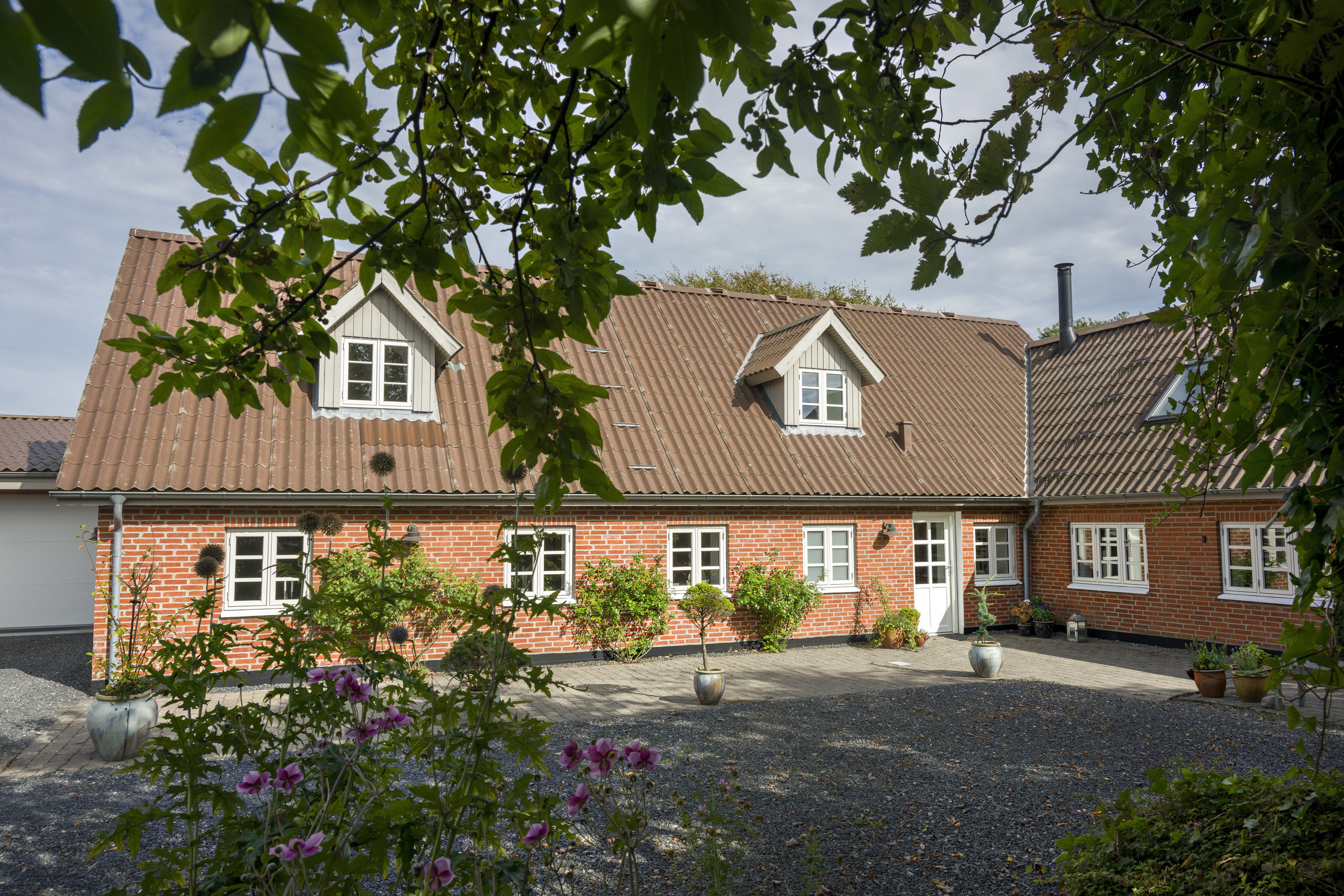 Fremhævet  billede i fuldskærmstilstand. Billede af Skarbyvej 8, 7560 Hjerm