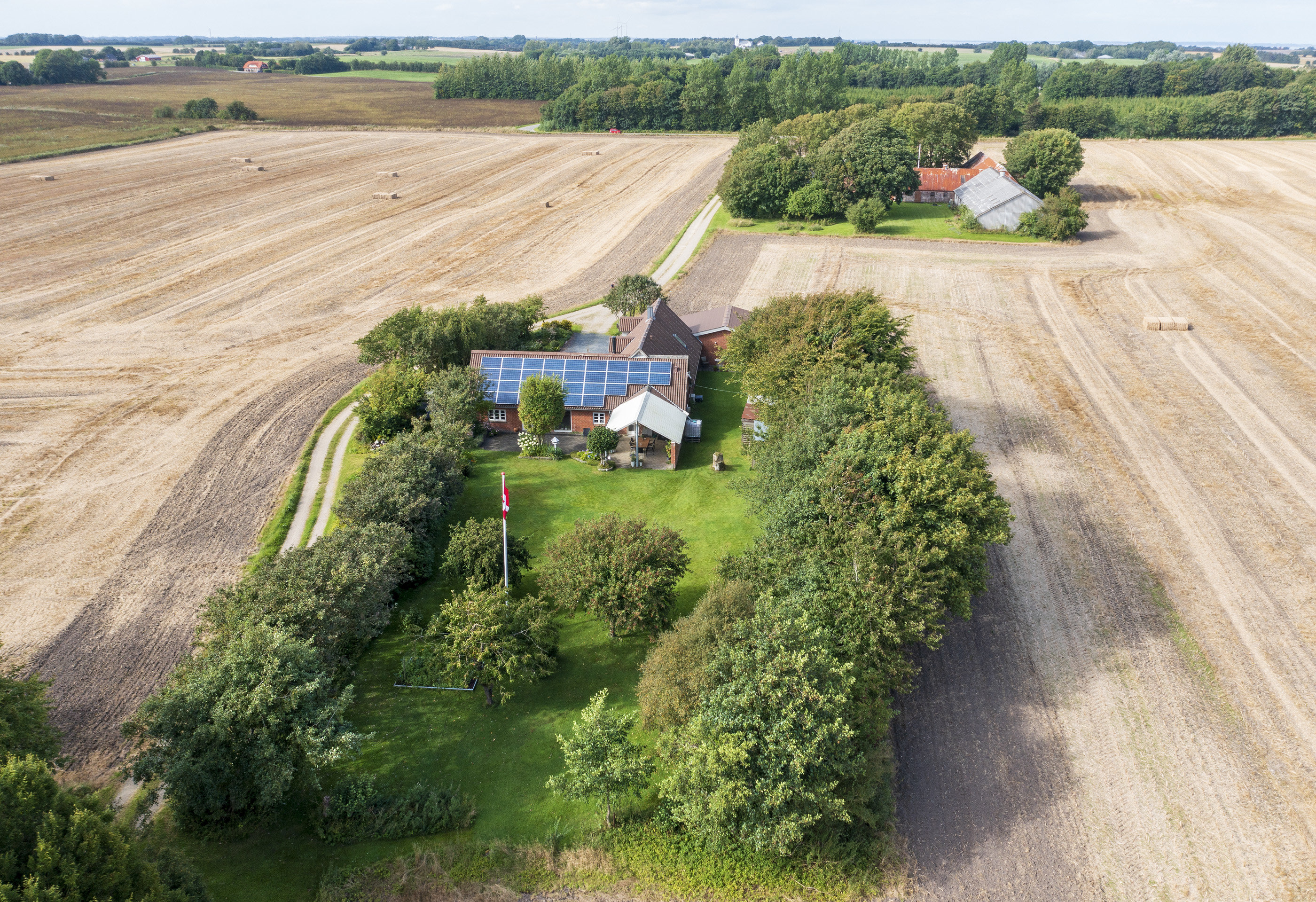 Fremhævet  billede i fuldskærmstilstand. Billede af Skarbyvej 8, 7560 Hjerm