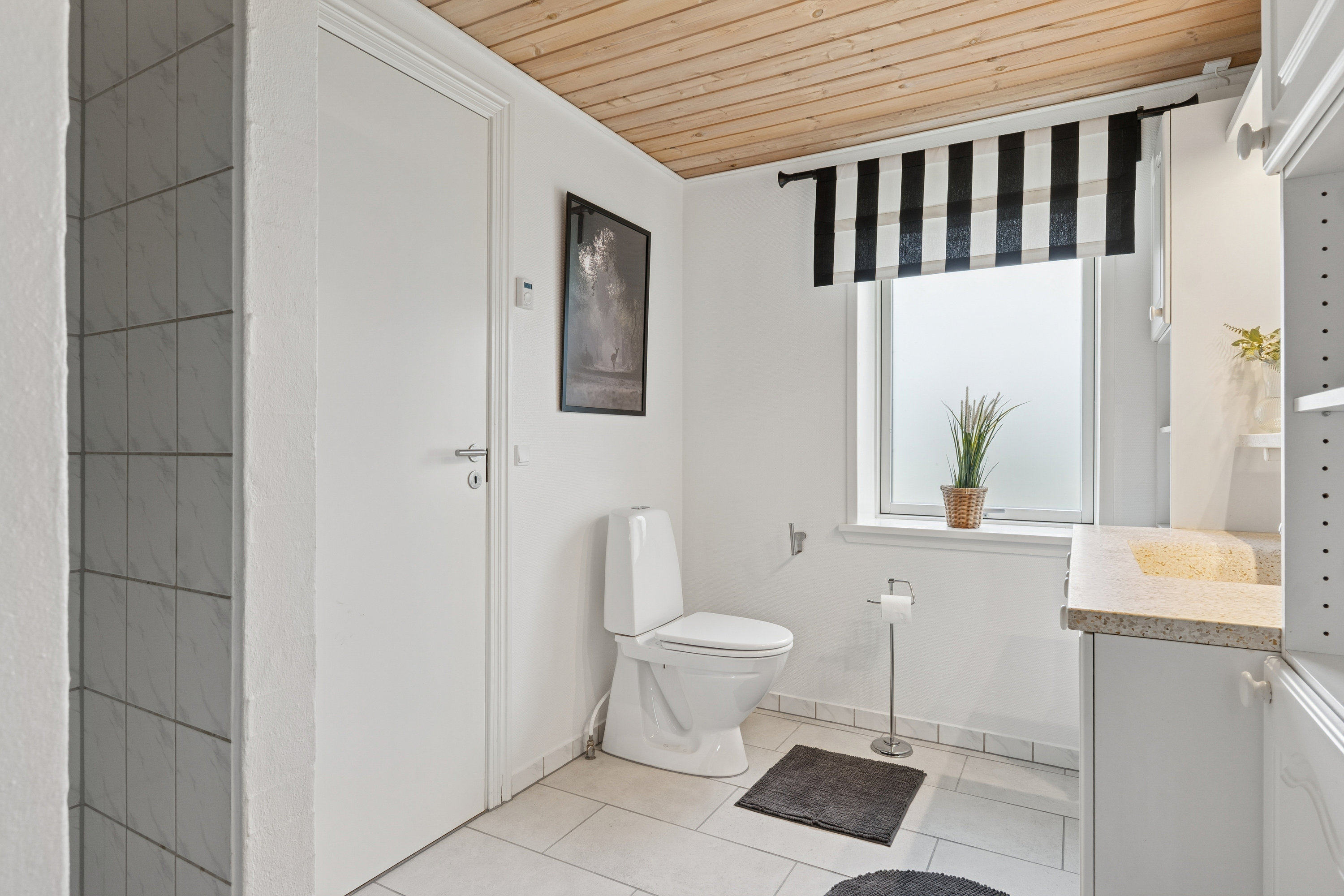 Fremhævet badeværelse billede i fuldskærmstilstand. Billede af Frederikshavnsvej 225, Hørmested, 9870 Sindal