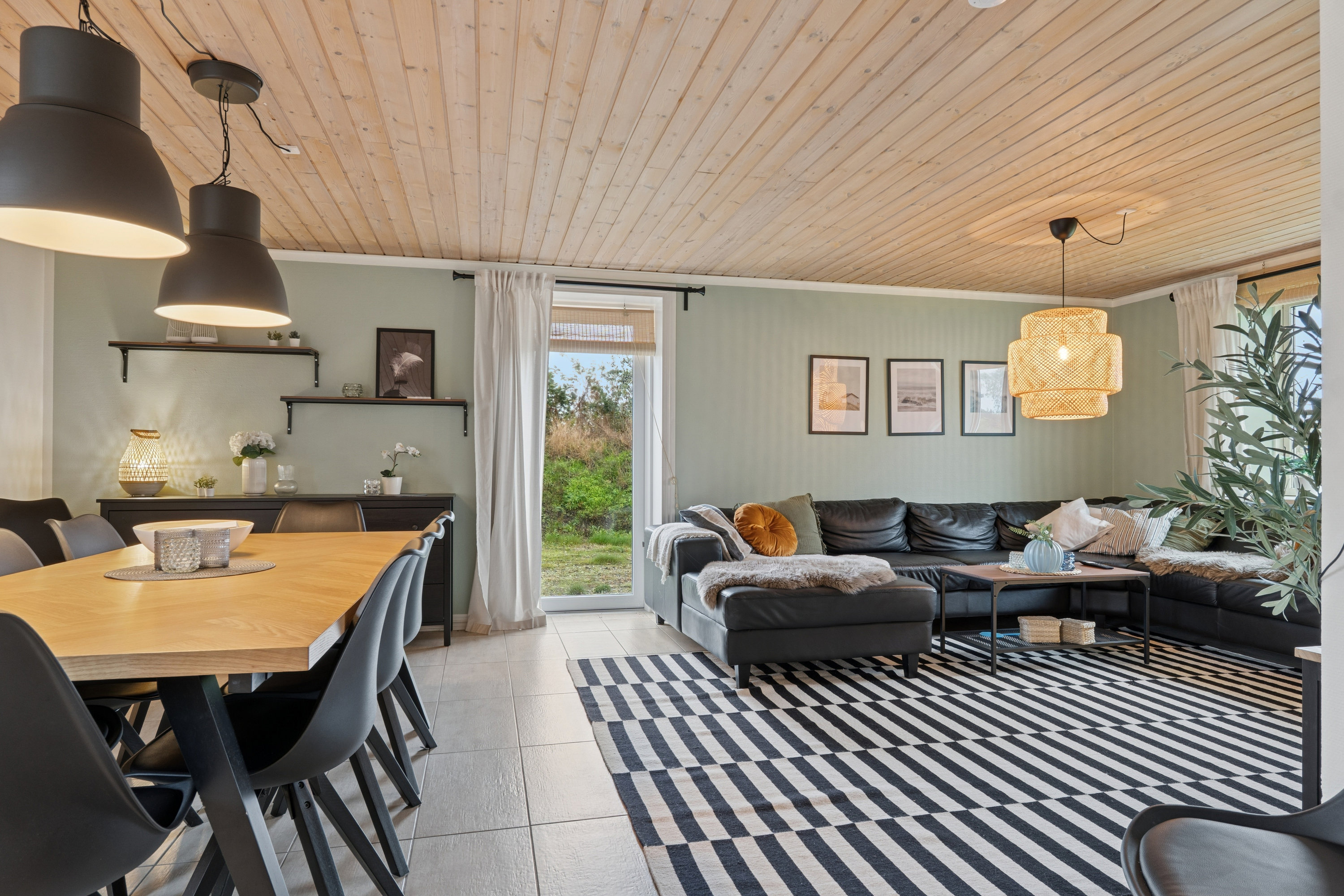 Fremhævet stue billede i fuldskærmstilstand. Billede af Frederikshavnsvej 225, Hørmested, 9870 Sindal