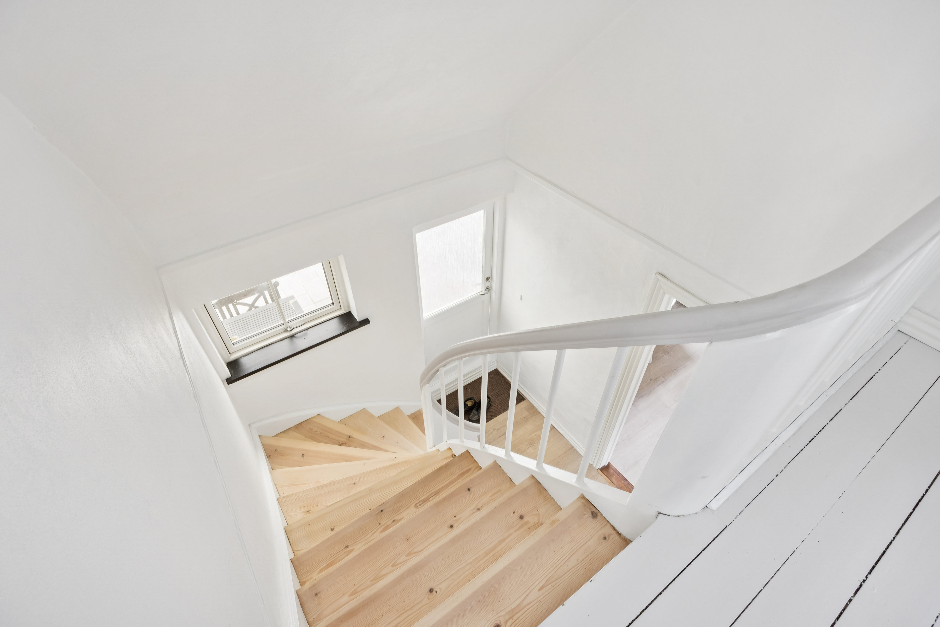 Fremhævet trappe billede i fuldskærmstilstand. Billede af Sørupvej 1, Vetterslev, 4100 Ringsted