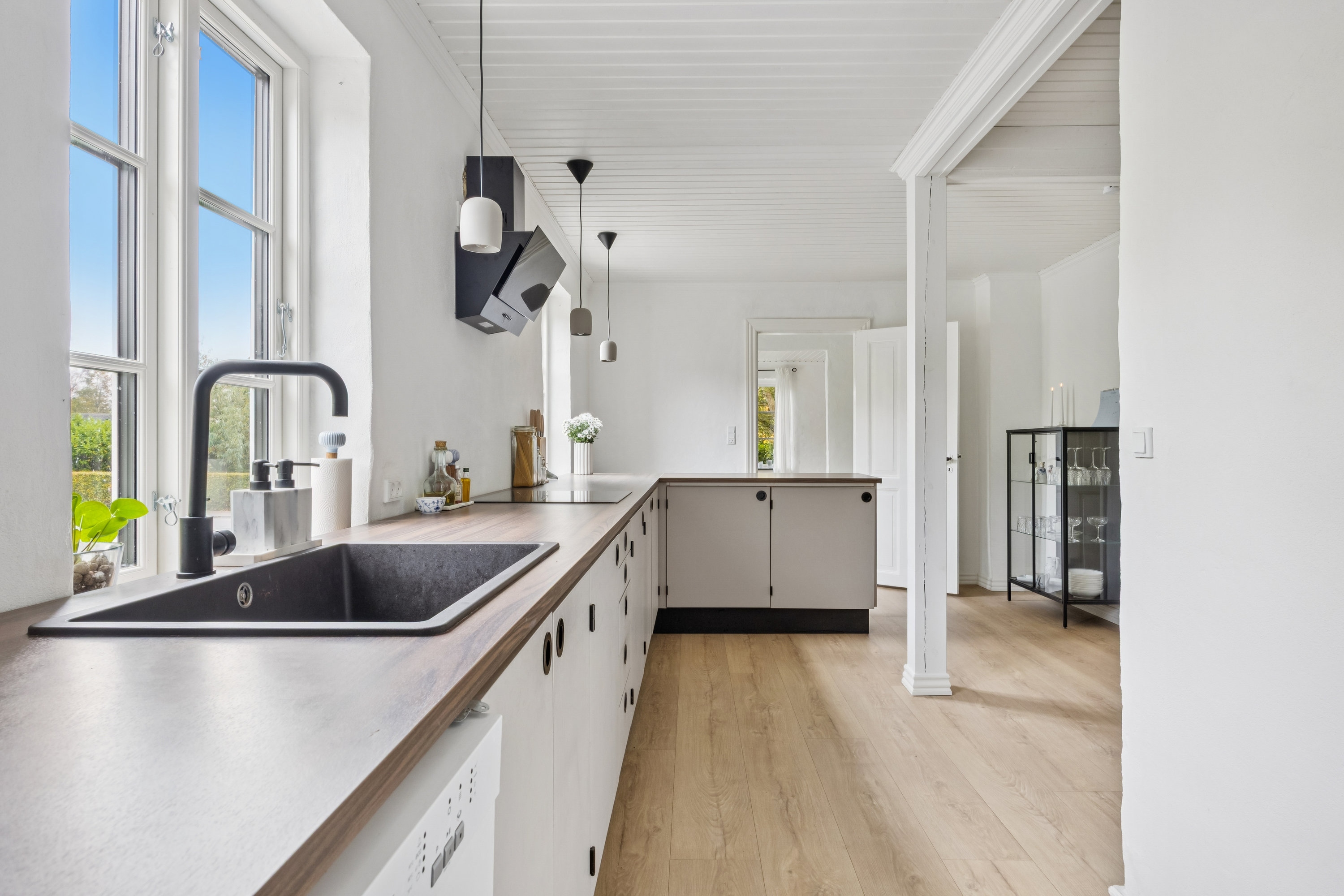 Fremhævet køkken billede i fuldskærmstilstand. Billede af Sørupvej 1, Vetterslev, 4100 Ringsted