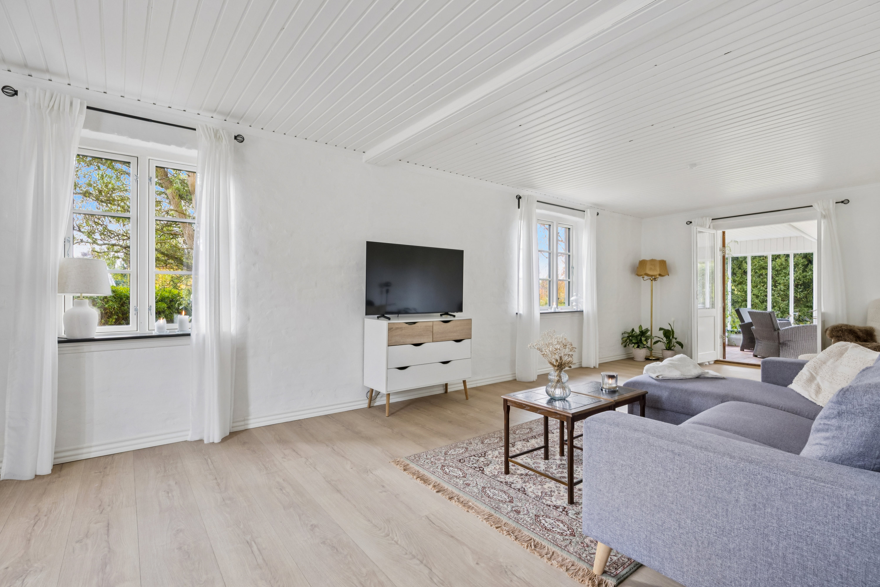 Fremhævet stue billede i fuldskærmstilstand. Billede af Sørupvej 1, Vetterslev, 4100 Ringsted