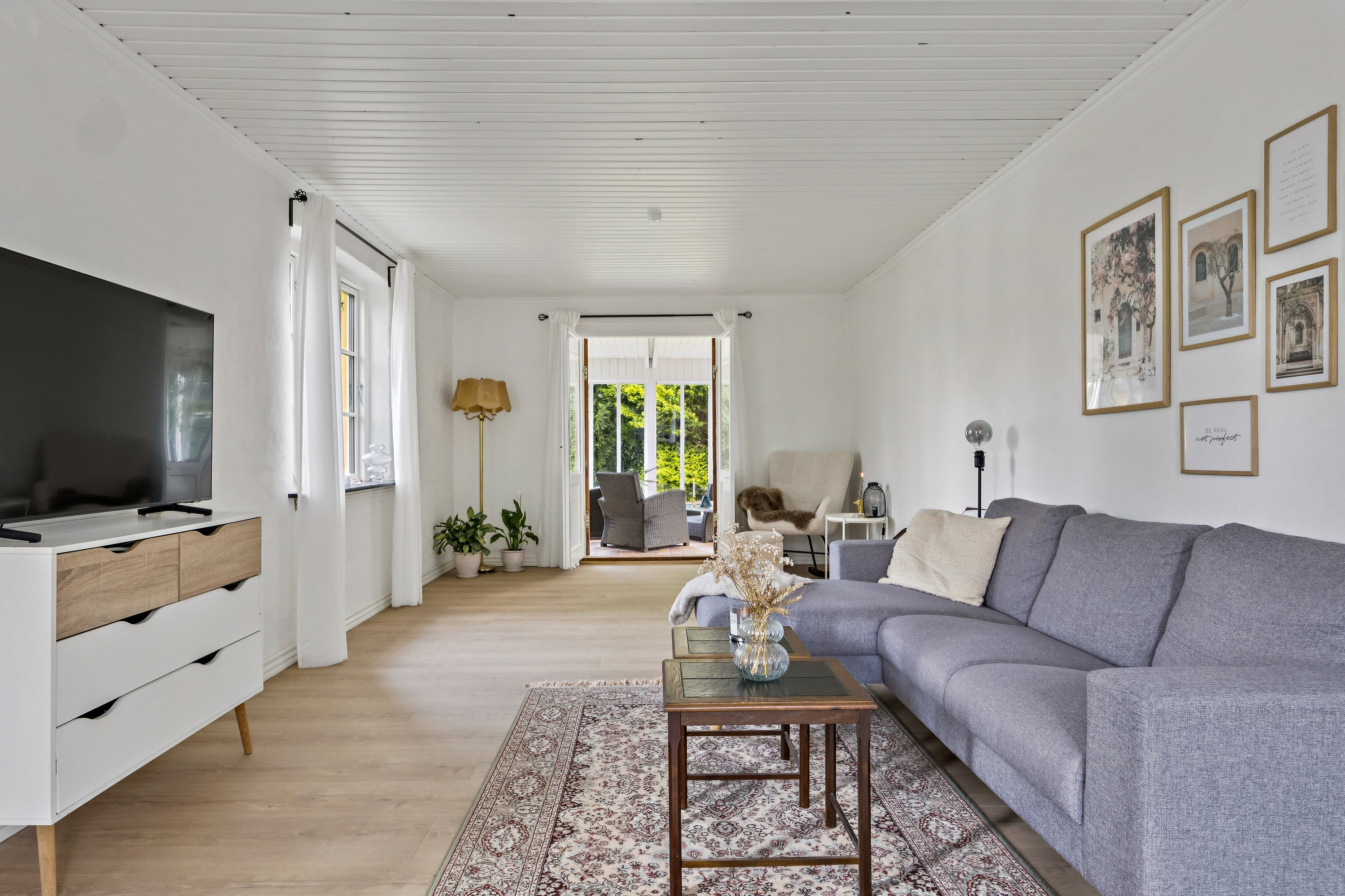 Fremhævet stue billede i fuldskærmstilstand. Billede af Sørupvej 1, Vetterslev, 4100 Ringsted