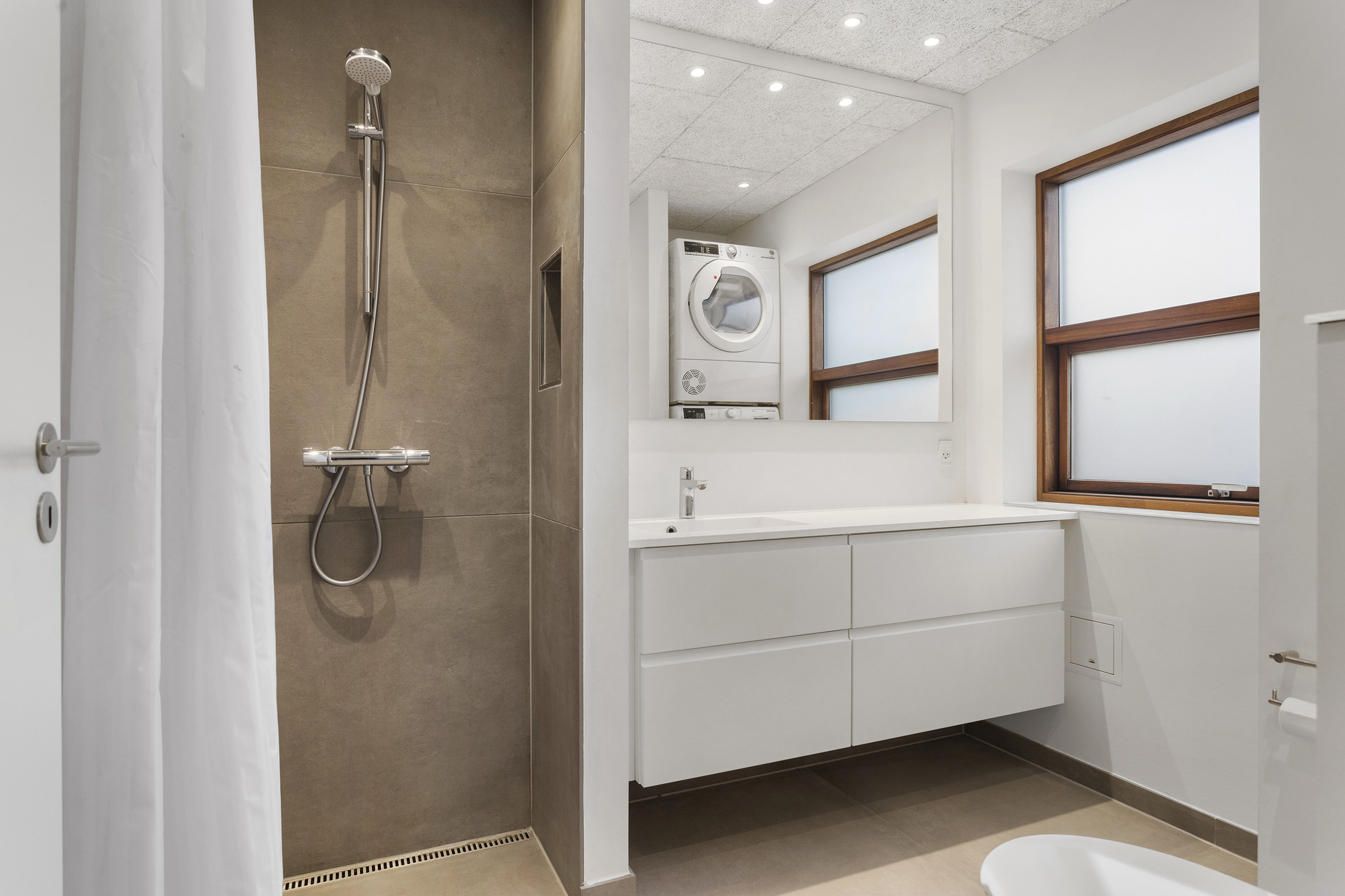 Fremhævet badeværelse billede i fuldskærmstilstand. Billede af Skivegade 64, 9900 Frederikshavn