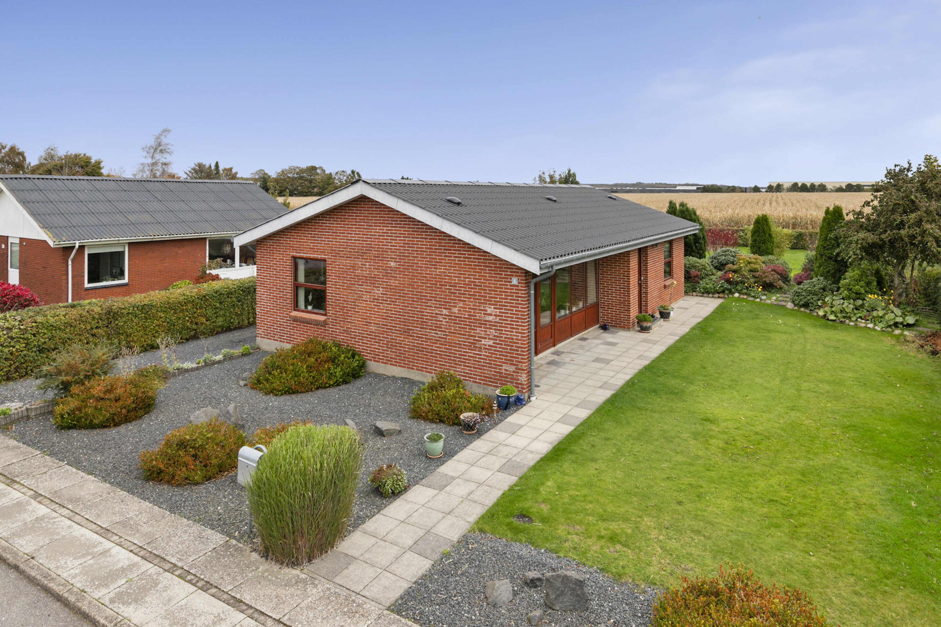 Villa: Facade på Tværgade 8, Haverslev, 9610 Nørager