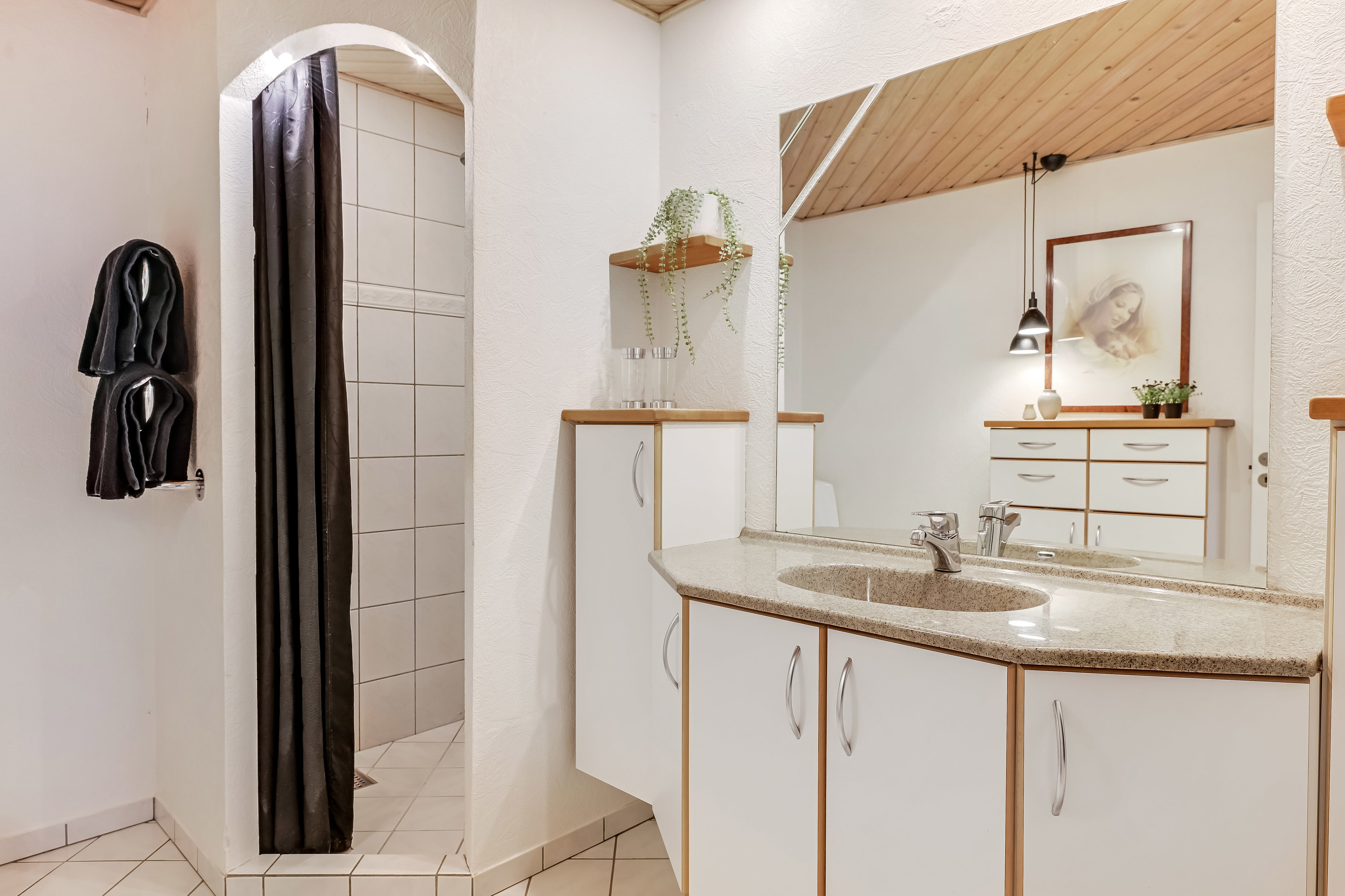 Fremhævet badeværelse billede i fuldskærmstilstand. Billede af Vejlevej 25, 7260 Sønder Omme