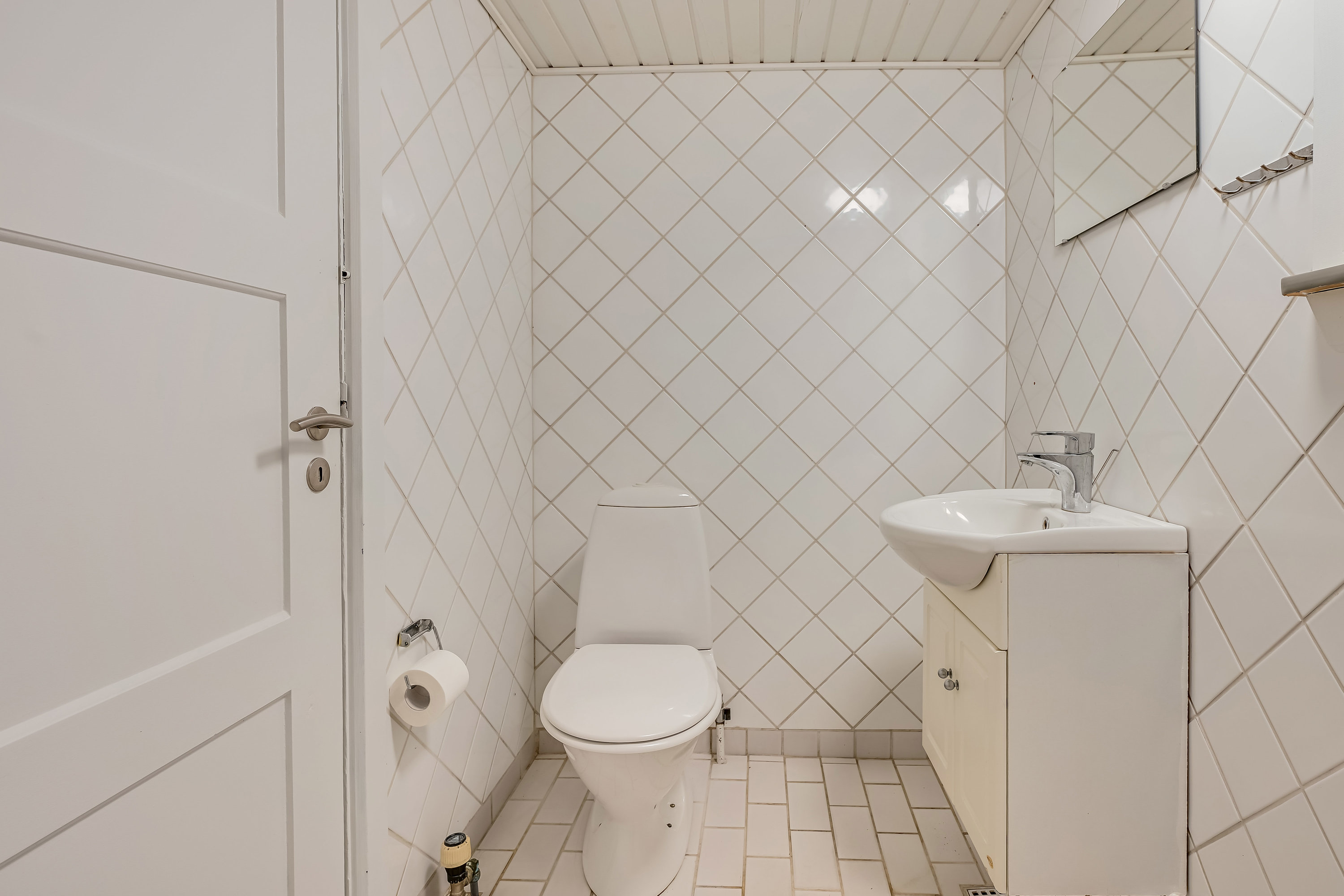 Fremhævet toilet billede i fuldskærmstilstand. Billede af Vejlevej 25, 7260 Sønder Omme