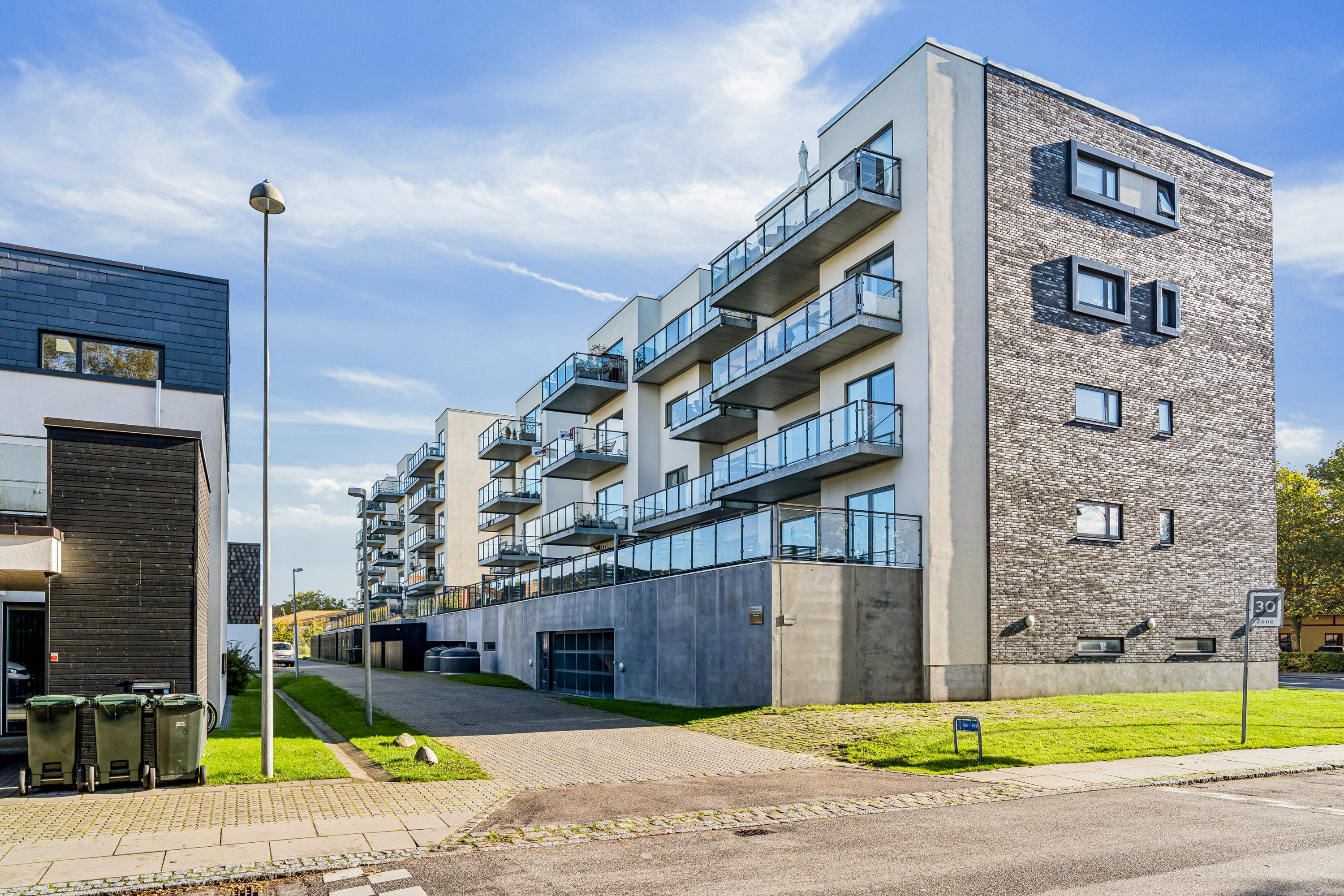 Fremhævet andet billede i fuldskærmstilstand. Billede af Granvej 107, 2. 1., 2880 Bagsværd