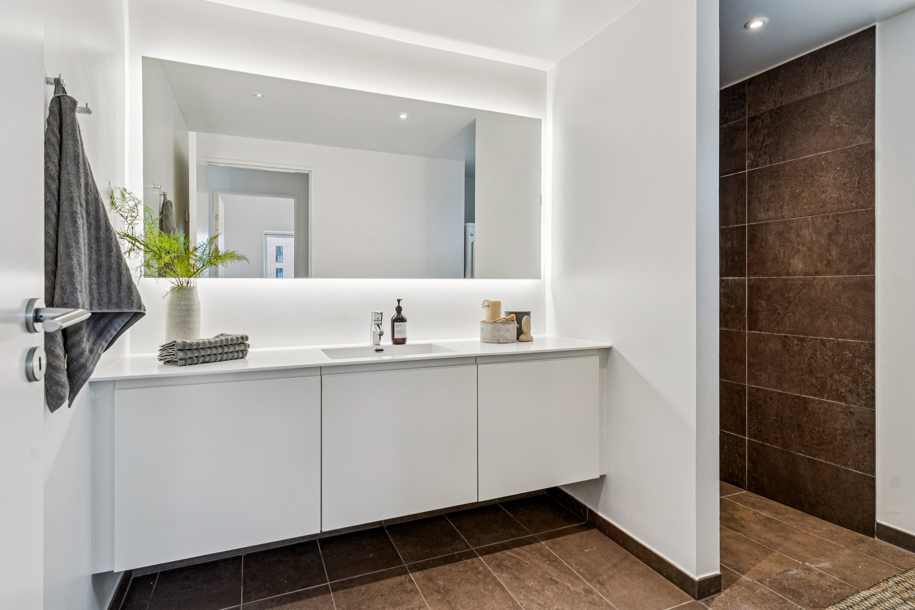 Fremhævet badeværelse billede i fuldskærmstilstand. Billede af Granvej 107, 2. 1., 2880 Bagsværd