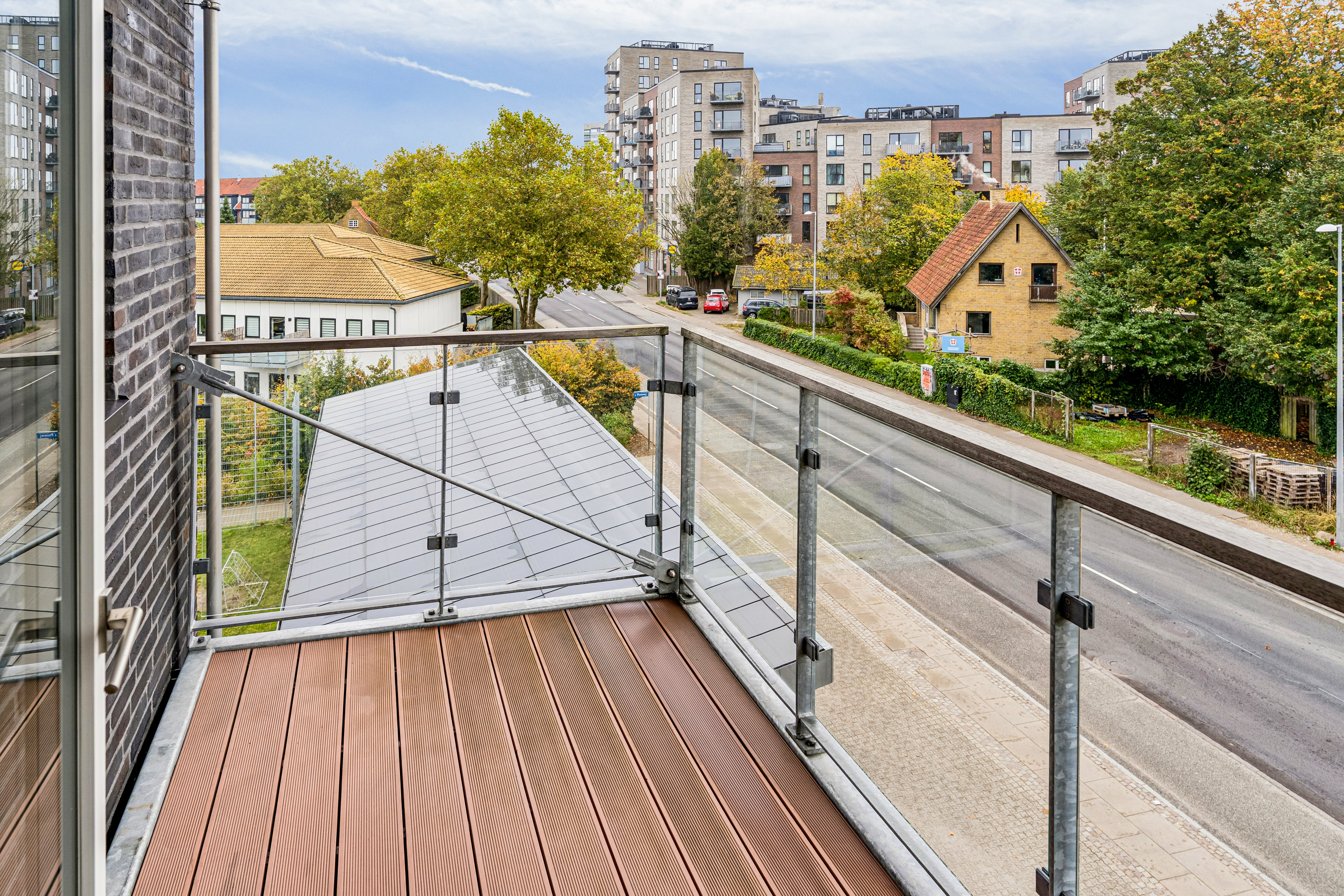 Fremhævet altan billede i fuldskærmstilstand. Billede af Granvej 107, 2. 1., 2880 Bagsværd