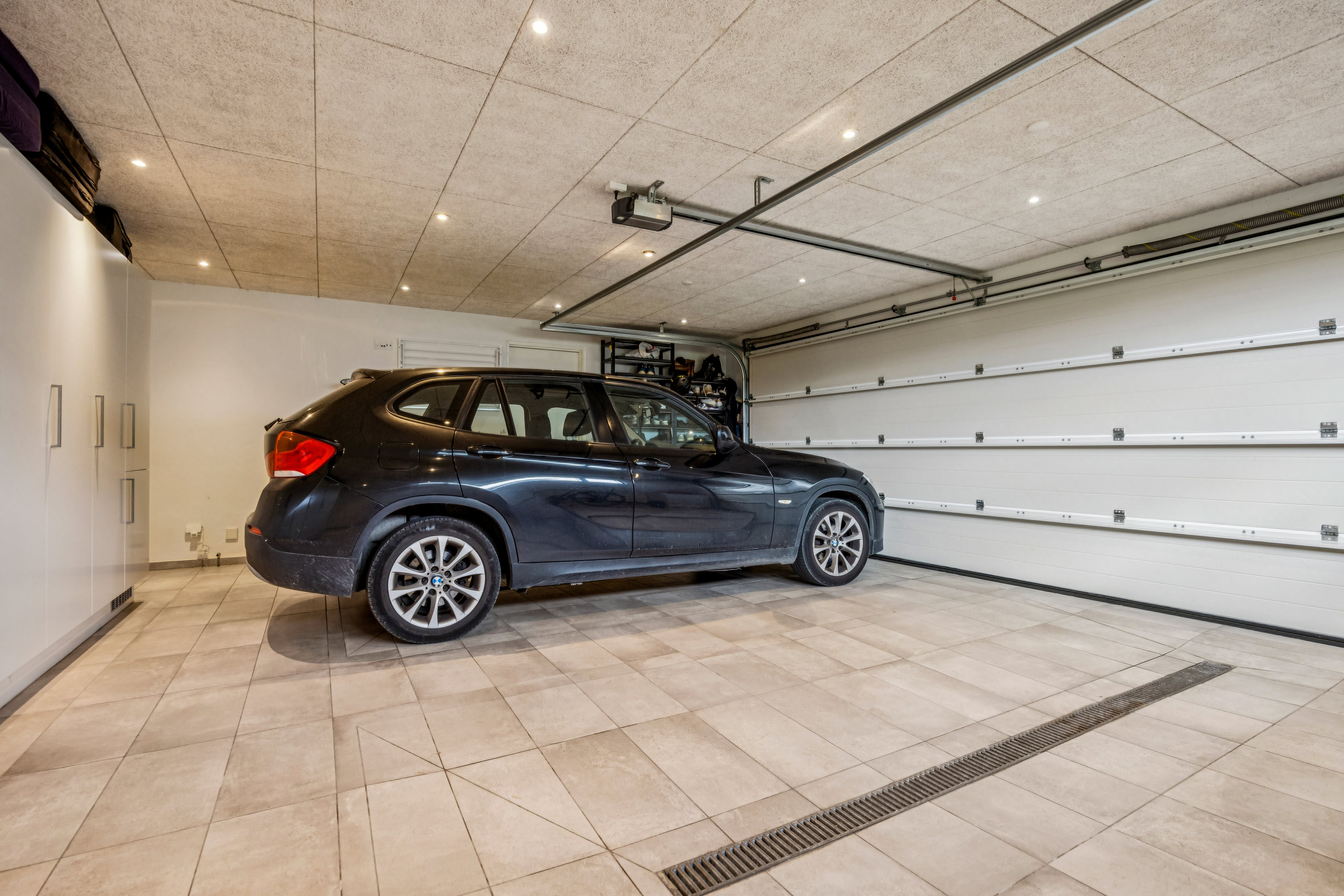 Fremhævet garage billede i fuldskærmstilstand. Billede af Horsbækken 11, 9440 Aabybro