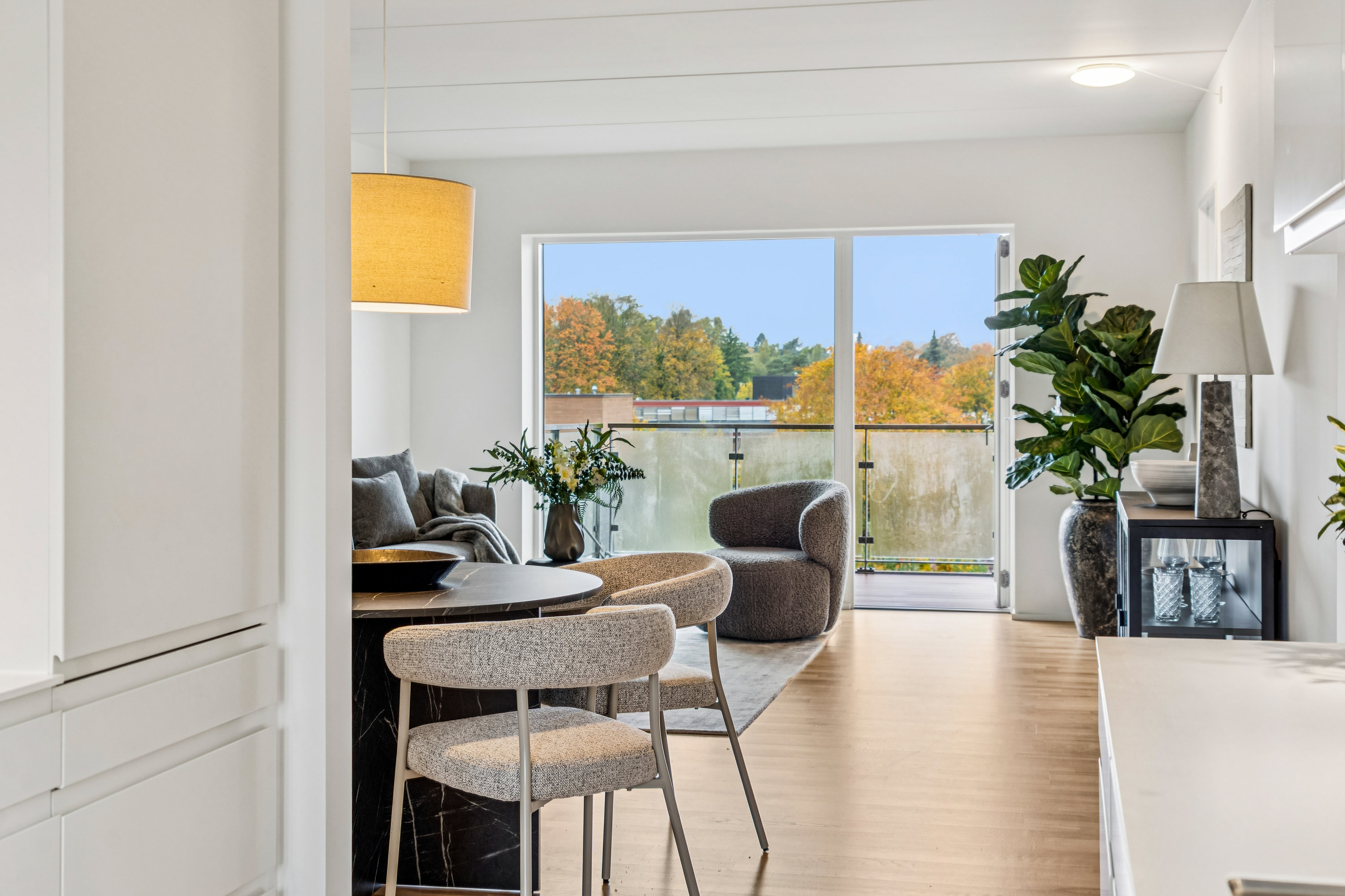 Fremhævet stue billede i fuldskærmstilstand. Billede af Granvej 107, 2. 1., 2880 Bagsværd