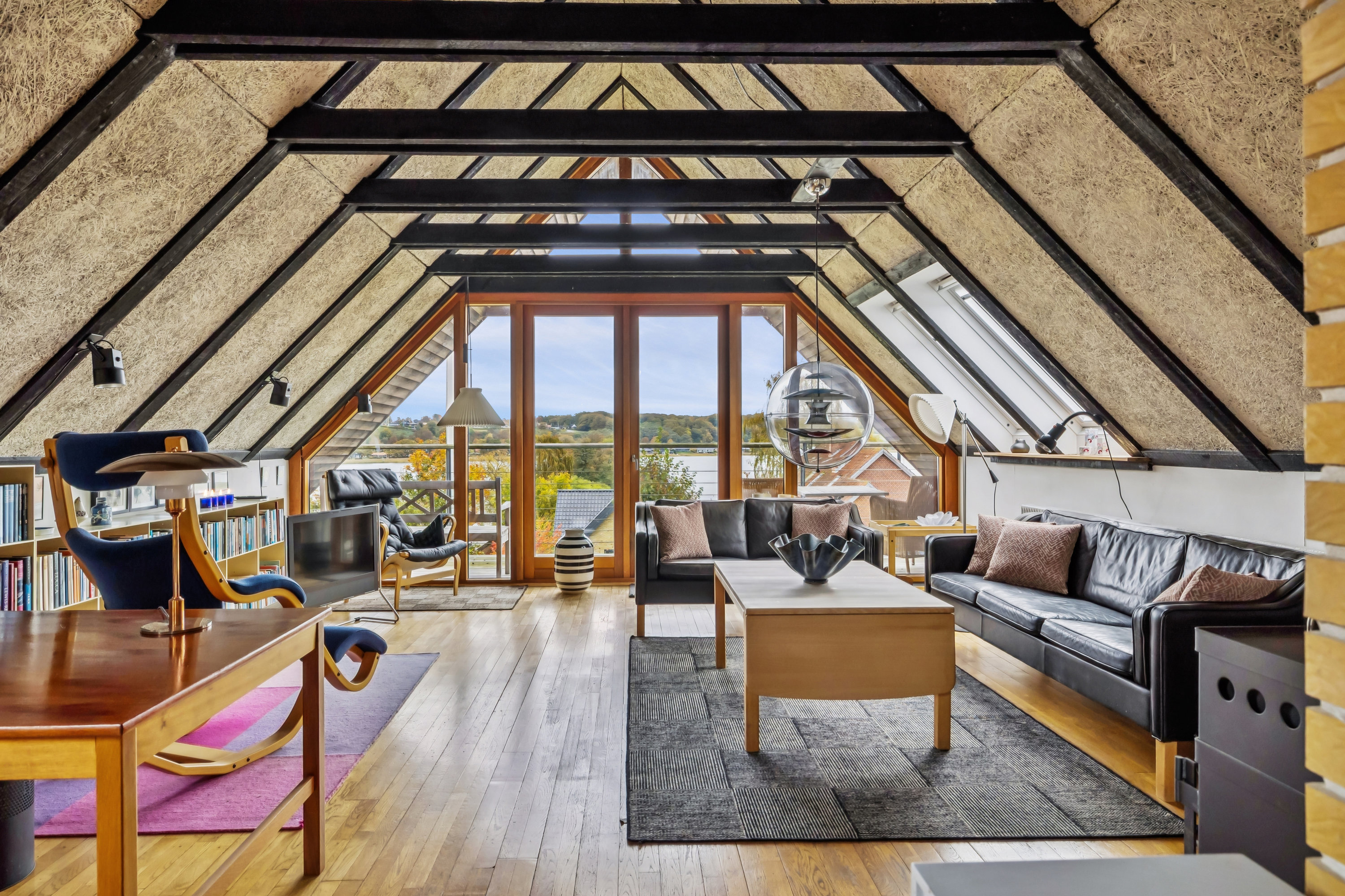 Fremhævet opholdsstue billede i fuldskærmstilstand. Billede af Alleen 14, 8660 Skanderborg