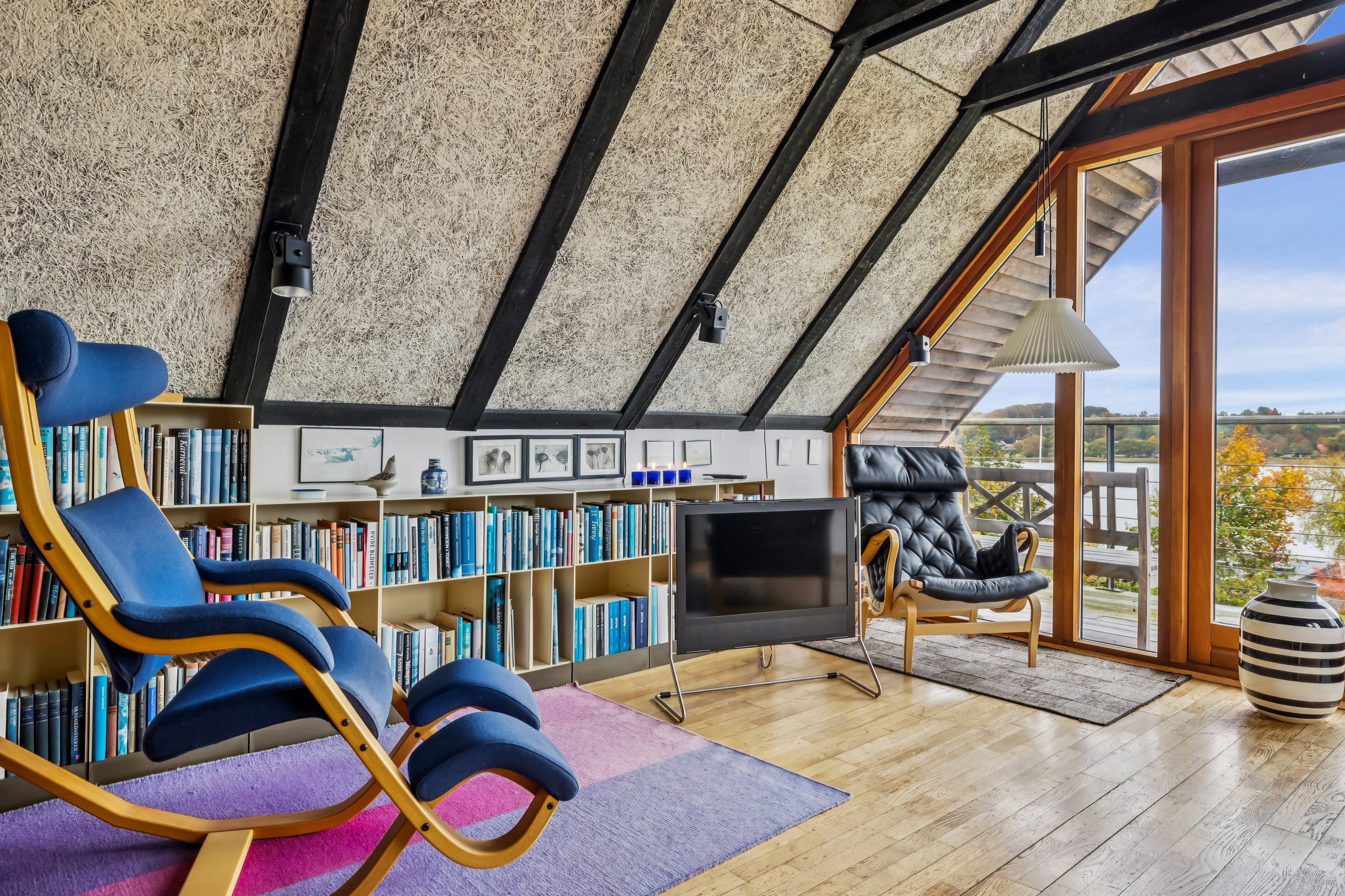 Fremhævet opholdsstue billede i fuldskærmstilstand. Billede af Alleen 14, 8660 Skanderborg