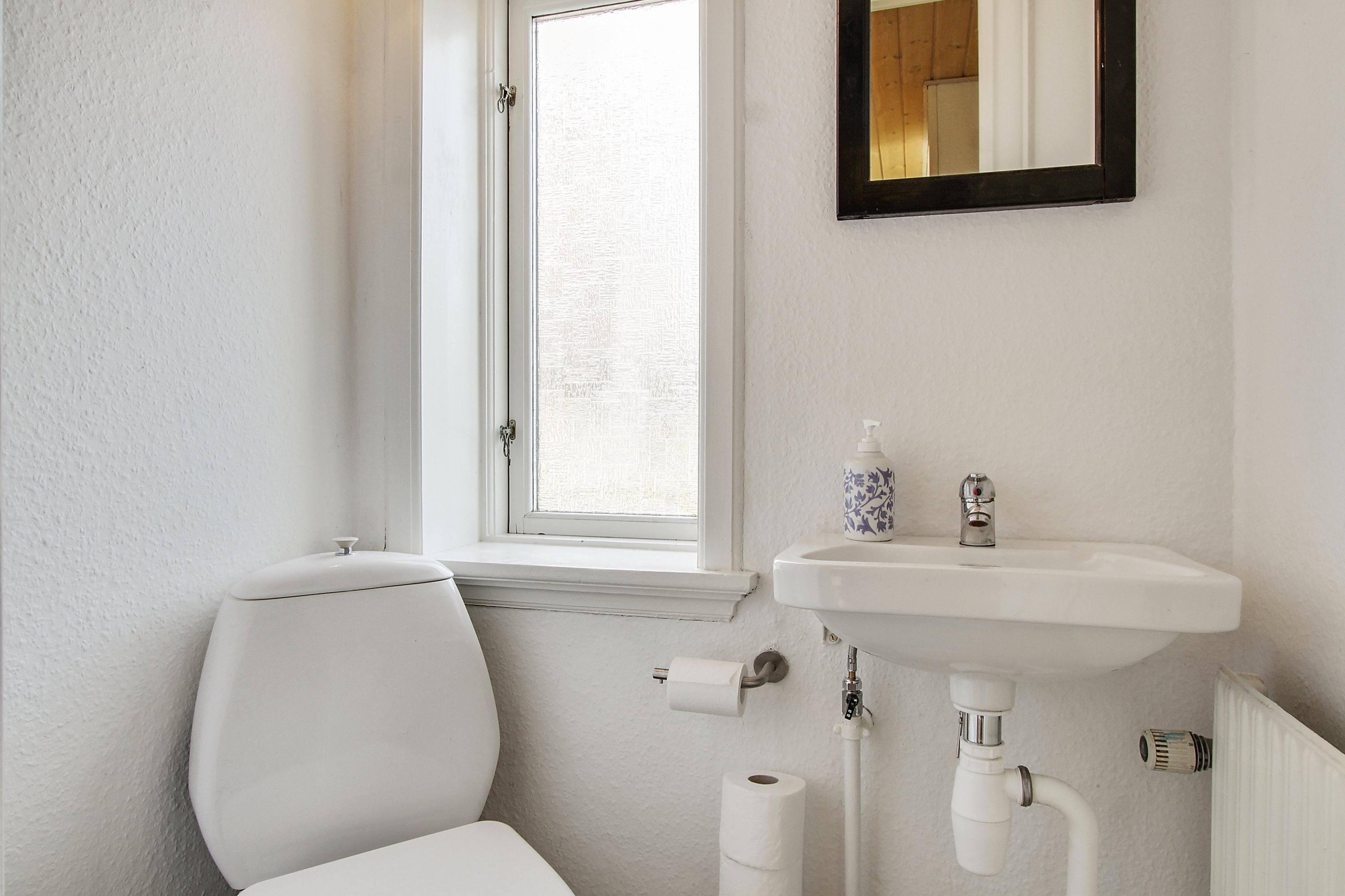 Fremhævet badeværelse billede i fuldskærmstilstand. Billede af Frilandsvej 21, st.., 9800 Hjørring