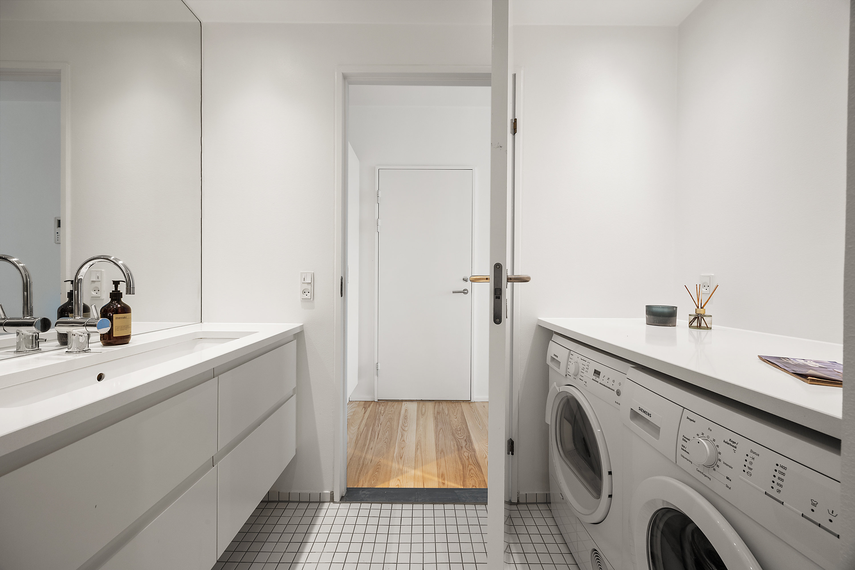 Fremhævet bad billede i fuldskærmstilstand. Billede af Havneholmen 54, 5. tv., 1561 København V