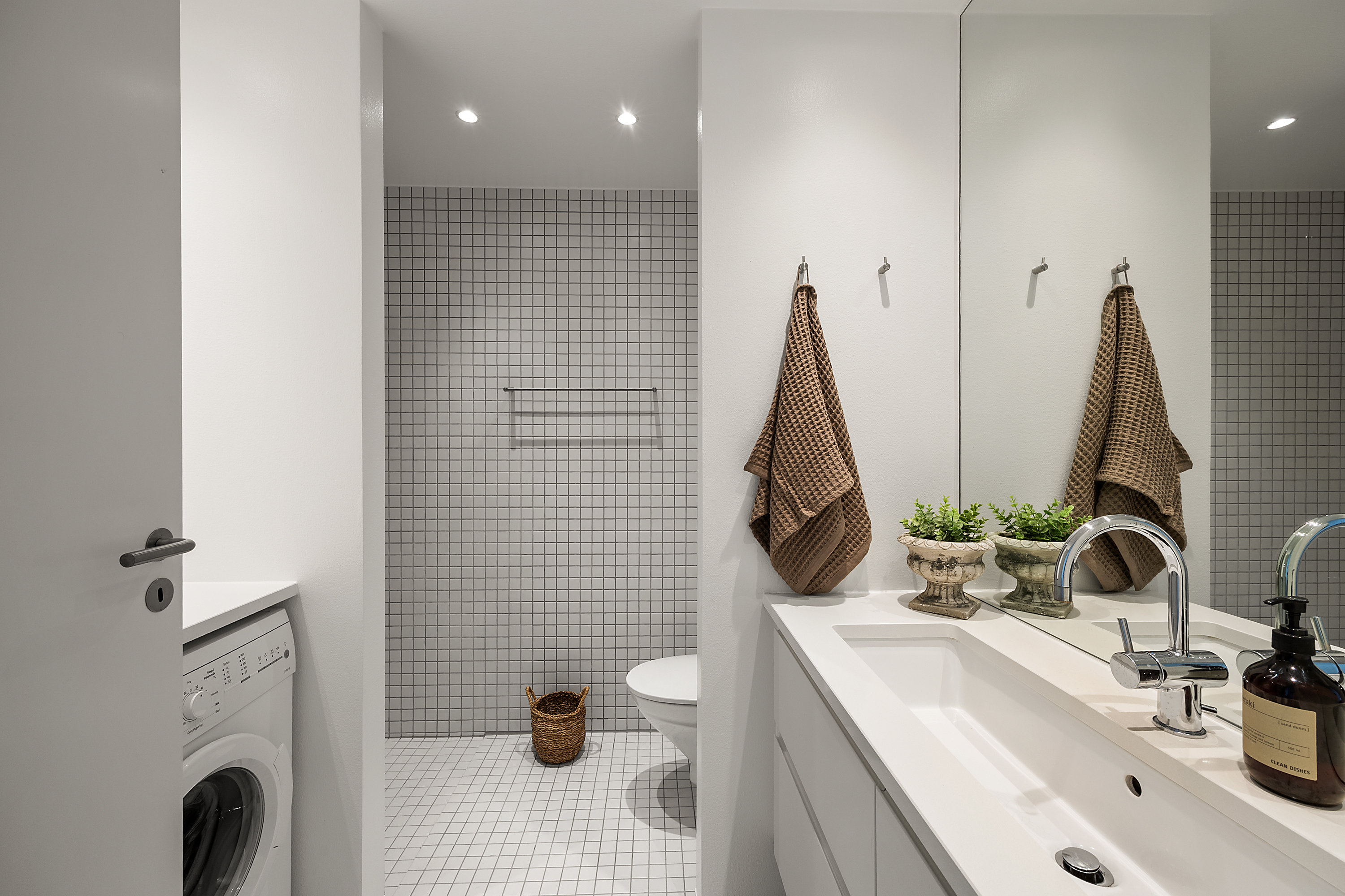 Fremhævet bad billede i fuldskærmstilstand. Billede af Havneholmen 54, 5. tv., 1561 København V