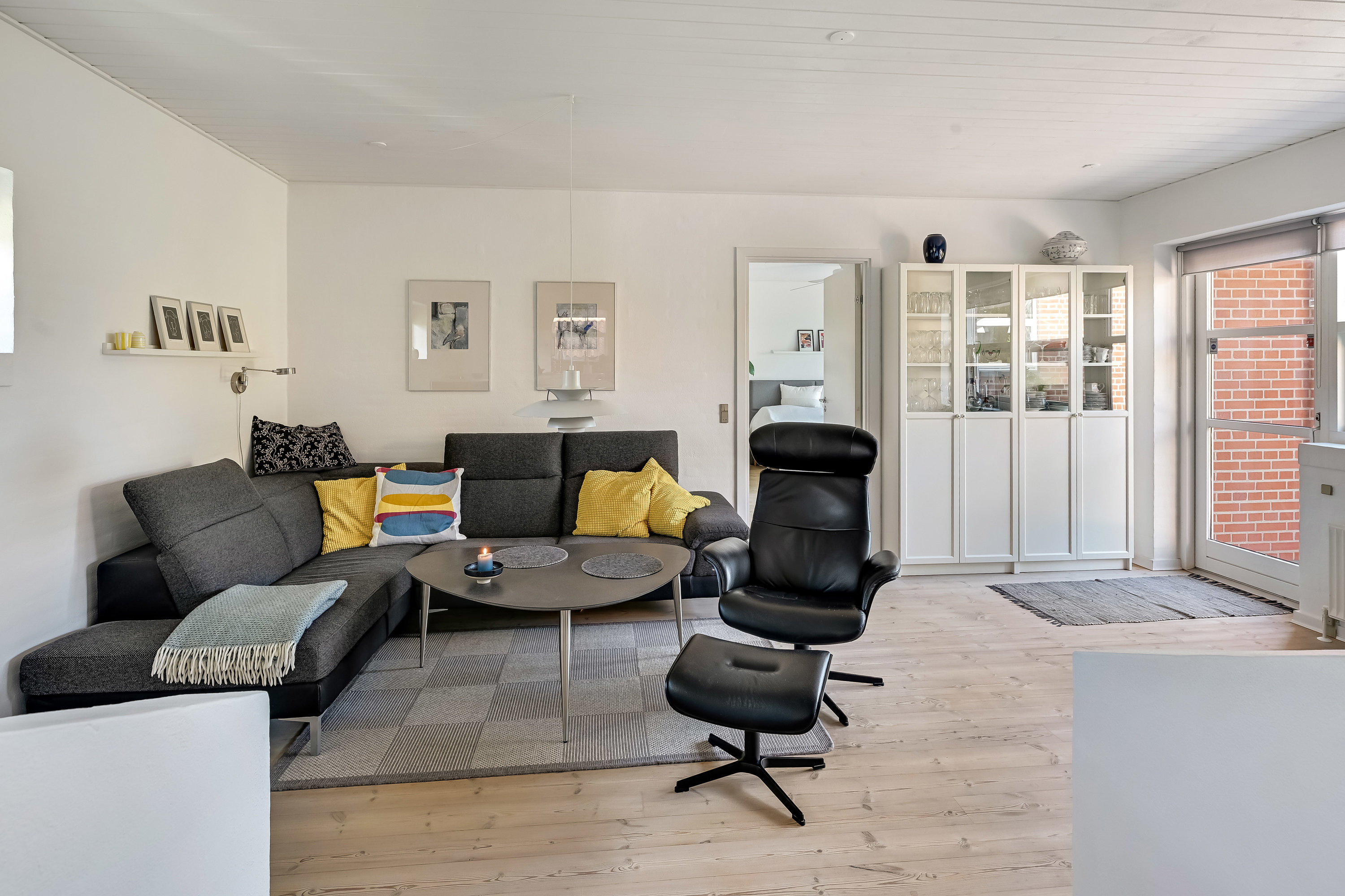 Fremhævet stue billede i fuldskærmstilstand. Billede af Søndergårds Alle 2, 6700 Esbjerg