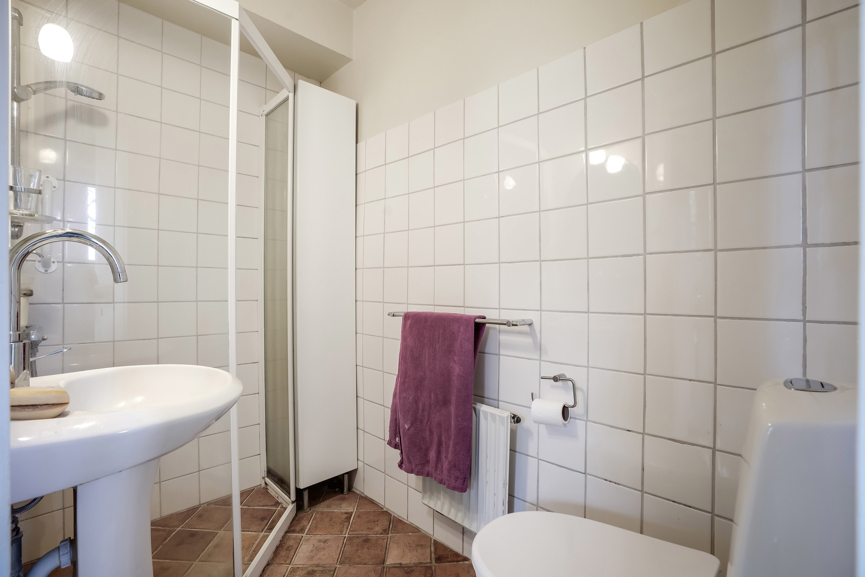 Fremhævet badeværelse billede i fuldskærmstilstand. Billede af Hjelmerupvej 40, Hjelmerup, 5690 Tommerup