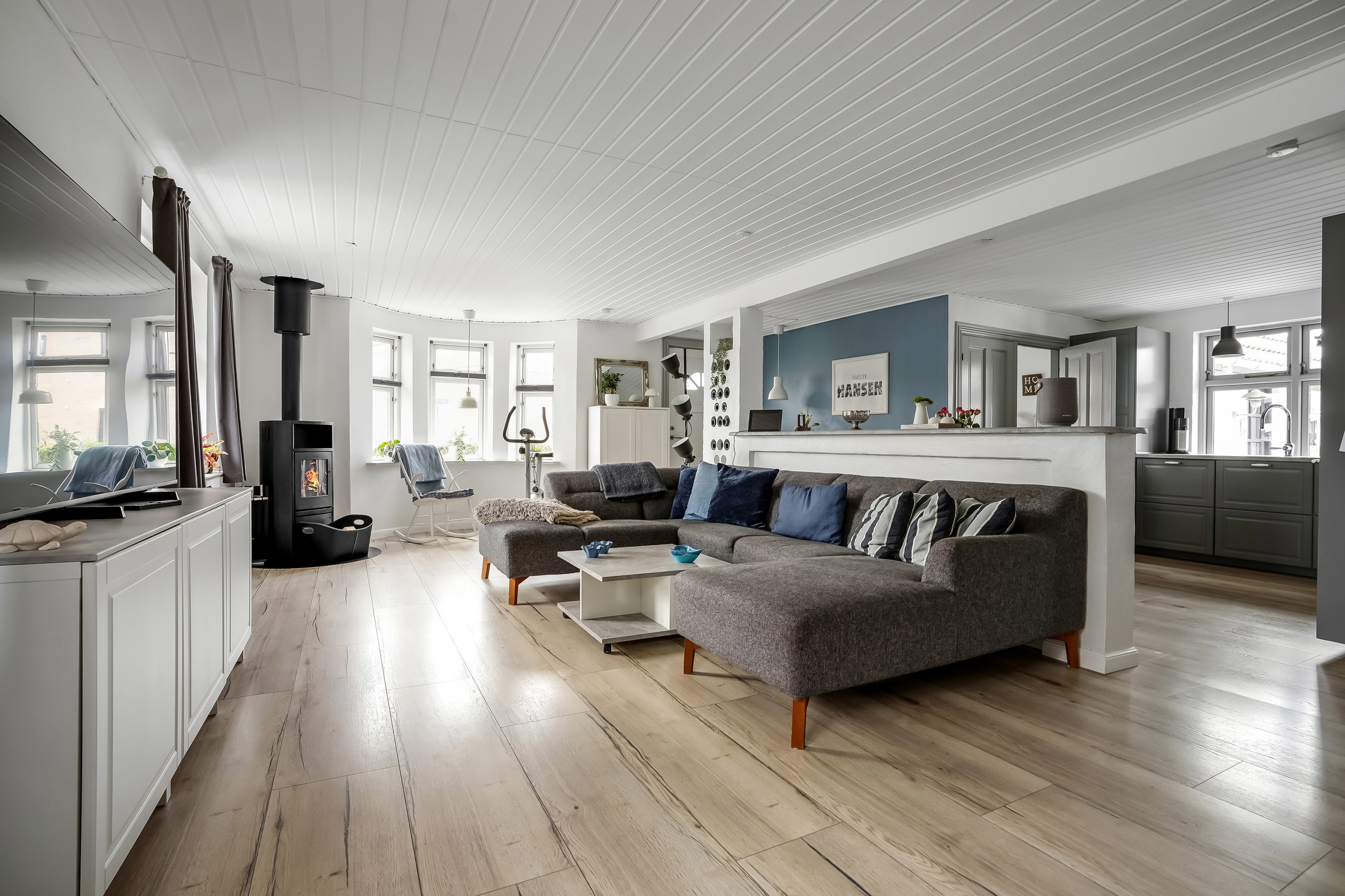 Fremhævet stue billede i fuldskærmstilstand. Billede af Pogensvej 2, Aale, 7160 Tørring