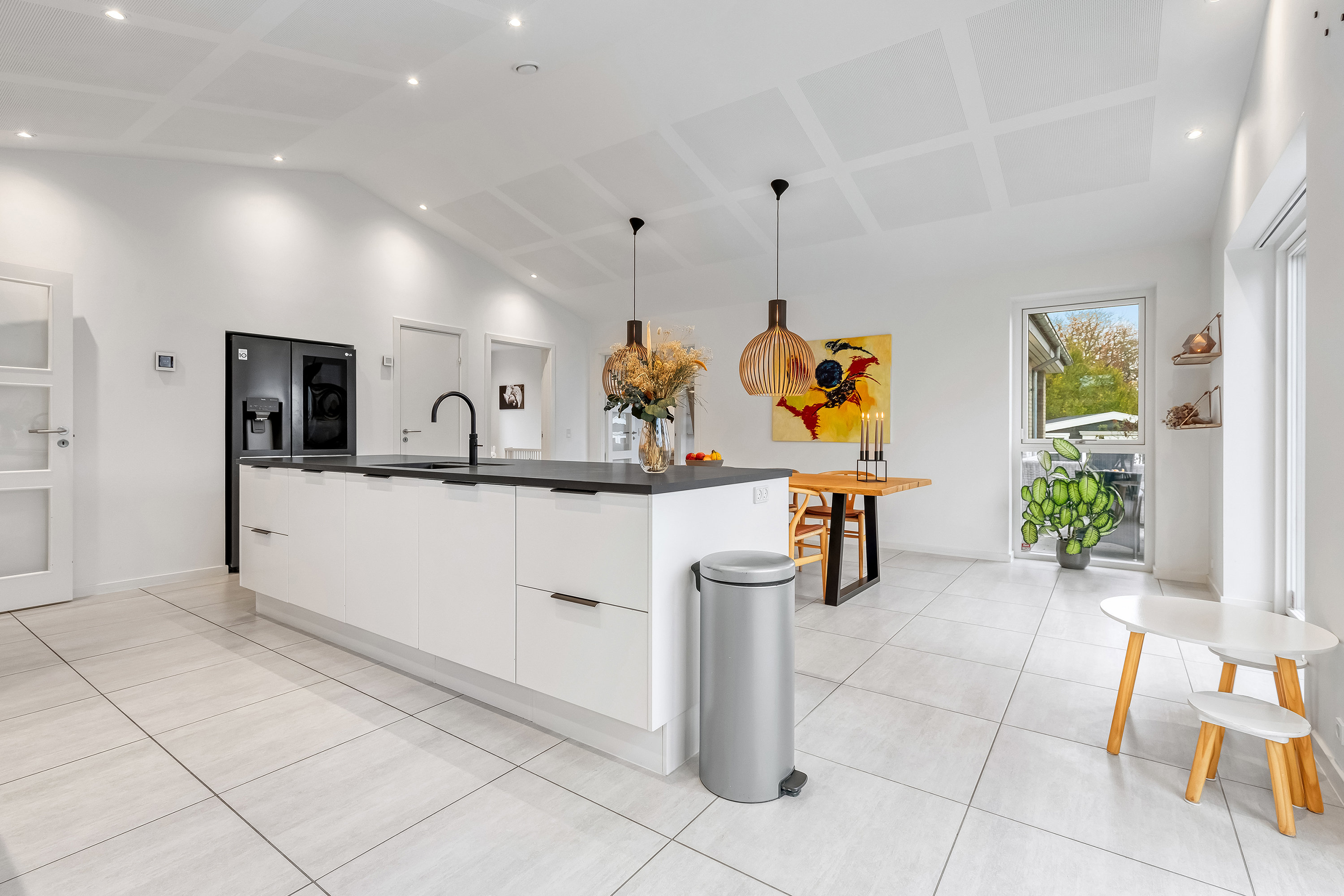 Fremhævet køkken alrum billede i fuldskærmstilstand. Billede af Spurvevej 10, 3550 Slangerup