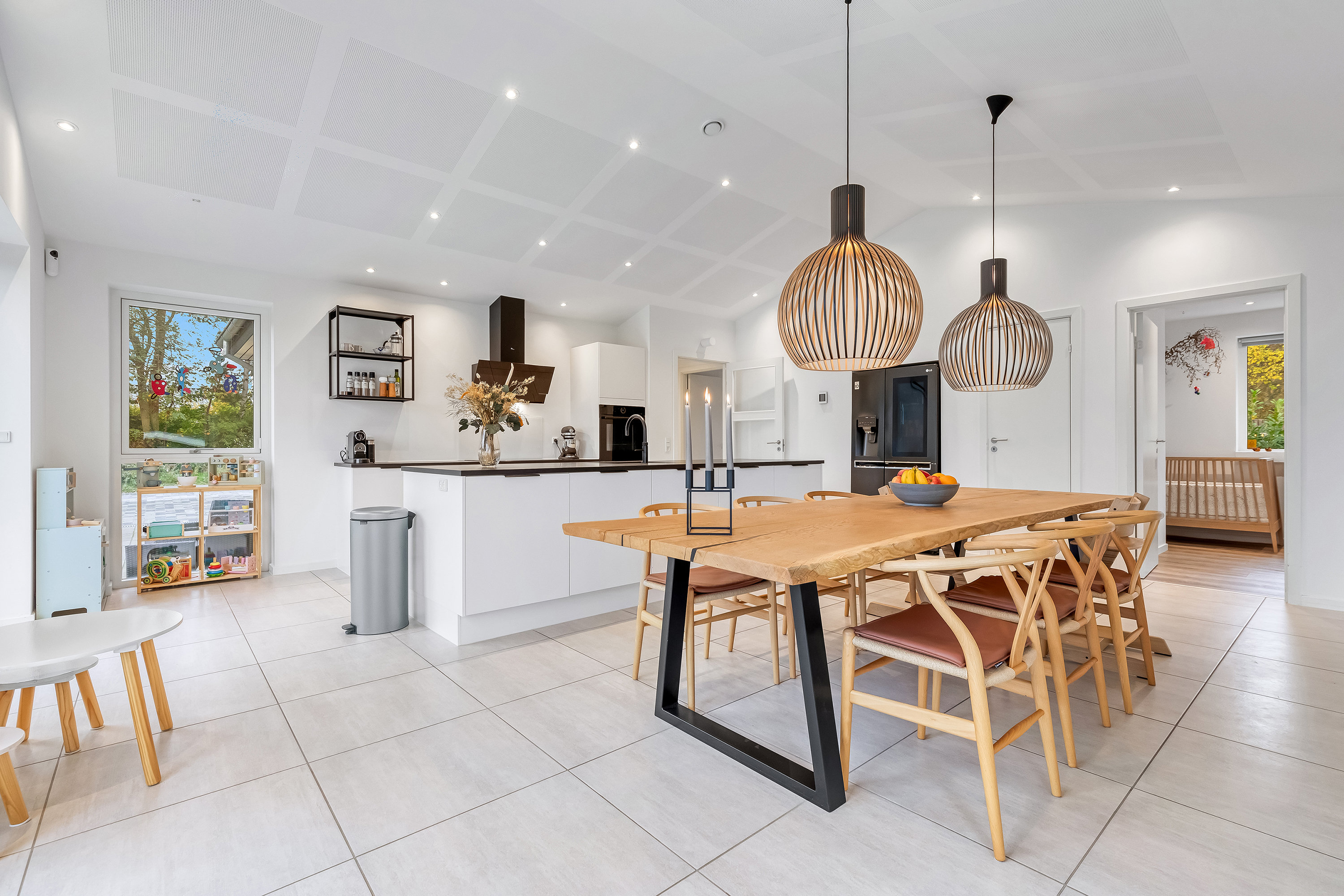 Fremhævet køkken alrum billede i fuldskærmstilstand. Billede af Spurvevej 10, 3550 Slangerup