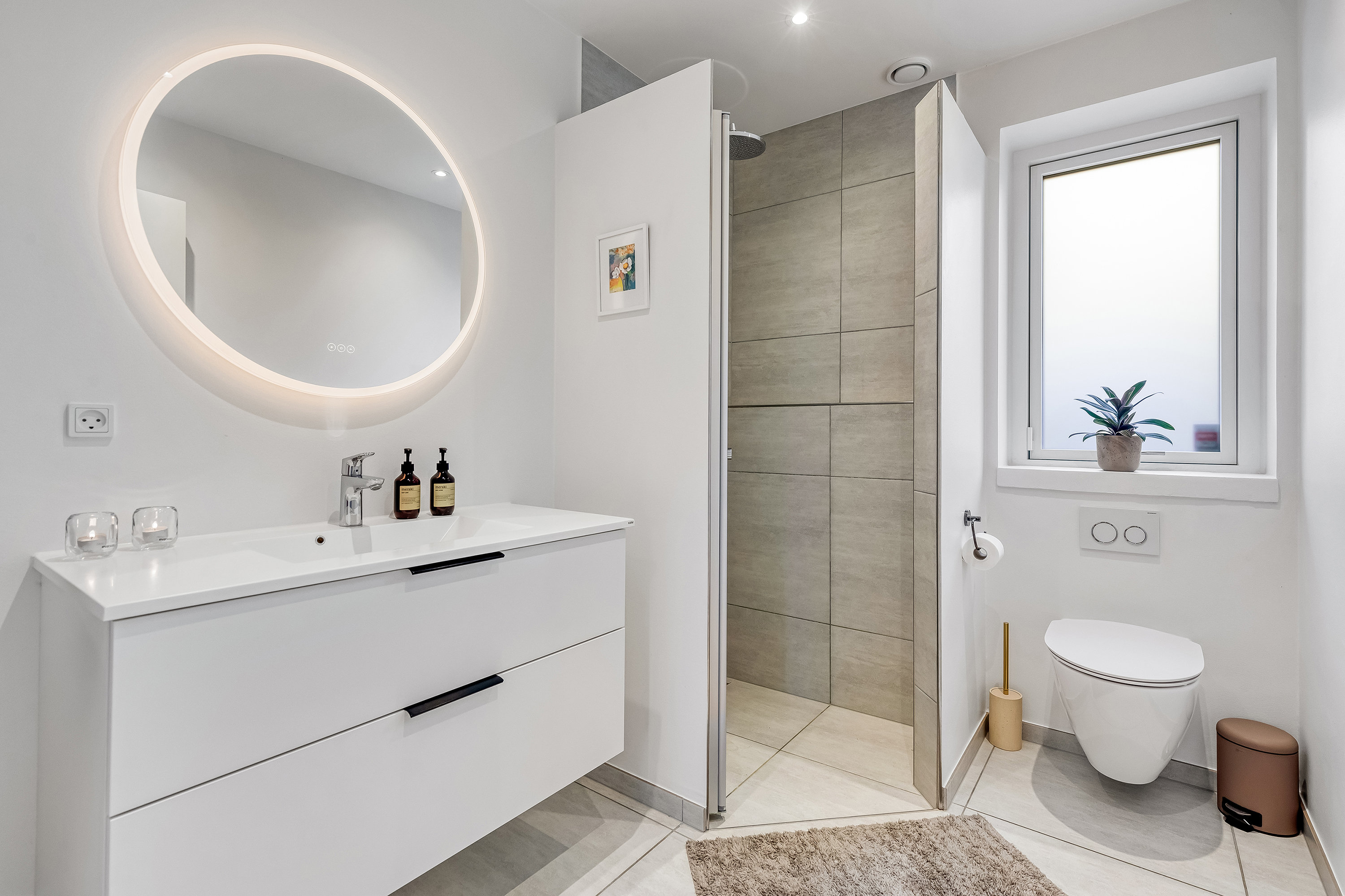 Fremhævet badeværelse billede i fuldskærmstilstand. Billede af Spurvevej 10, 3550 Slangerup