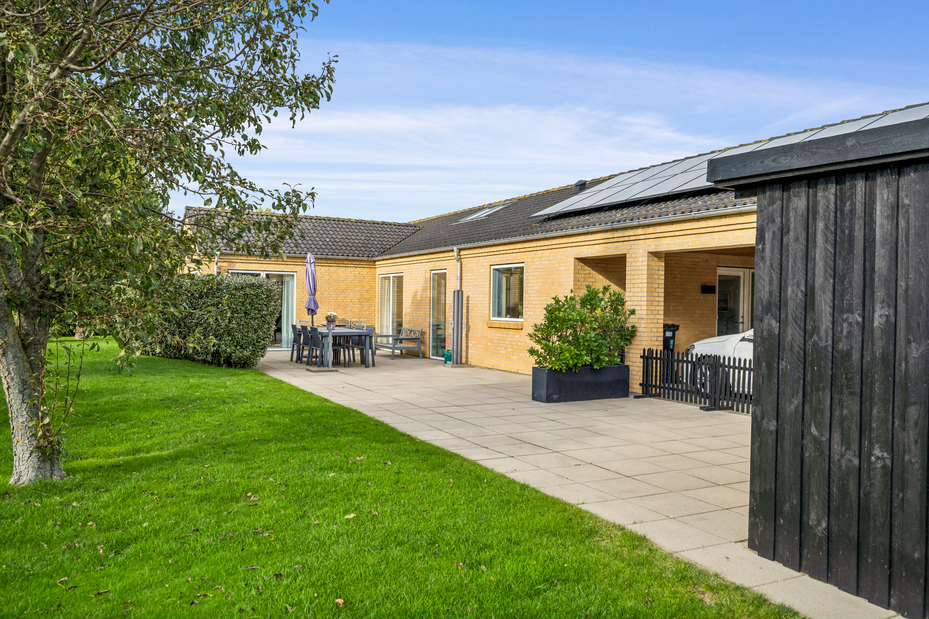 Fremhævet andet billede i fuldskærmstilstand. Billede af Bredkær Tværvej 3, 8250 Egå