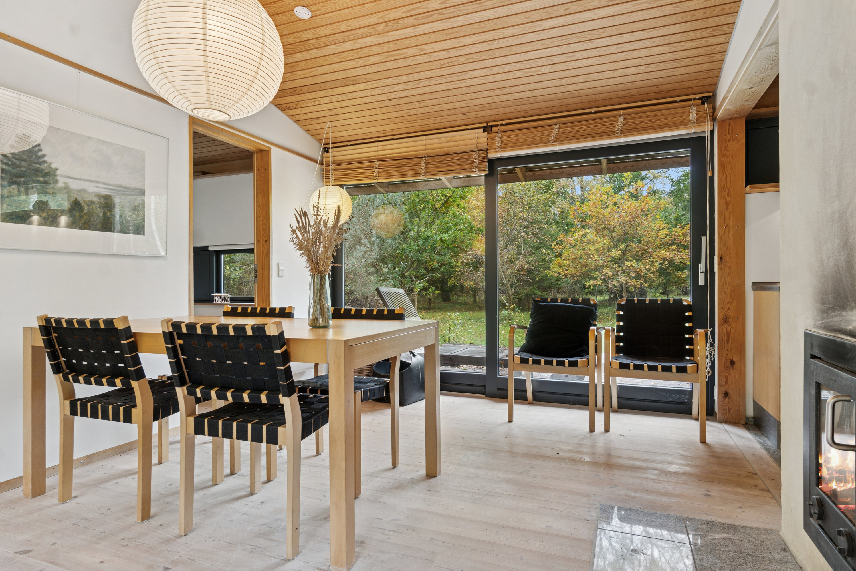 Fremhævet spisestue billede i fuldskærmstilstand. Billede af Revlingsvinget 17, Tibirke Sand, 3300 Frederiksværk