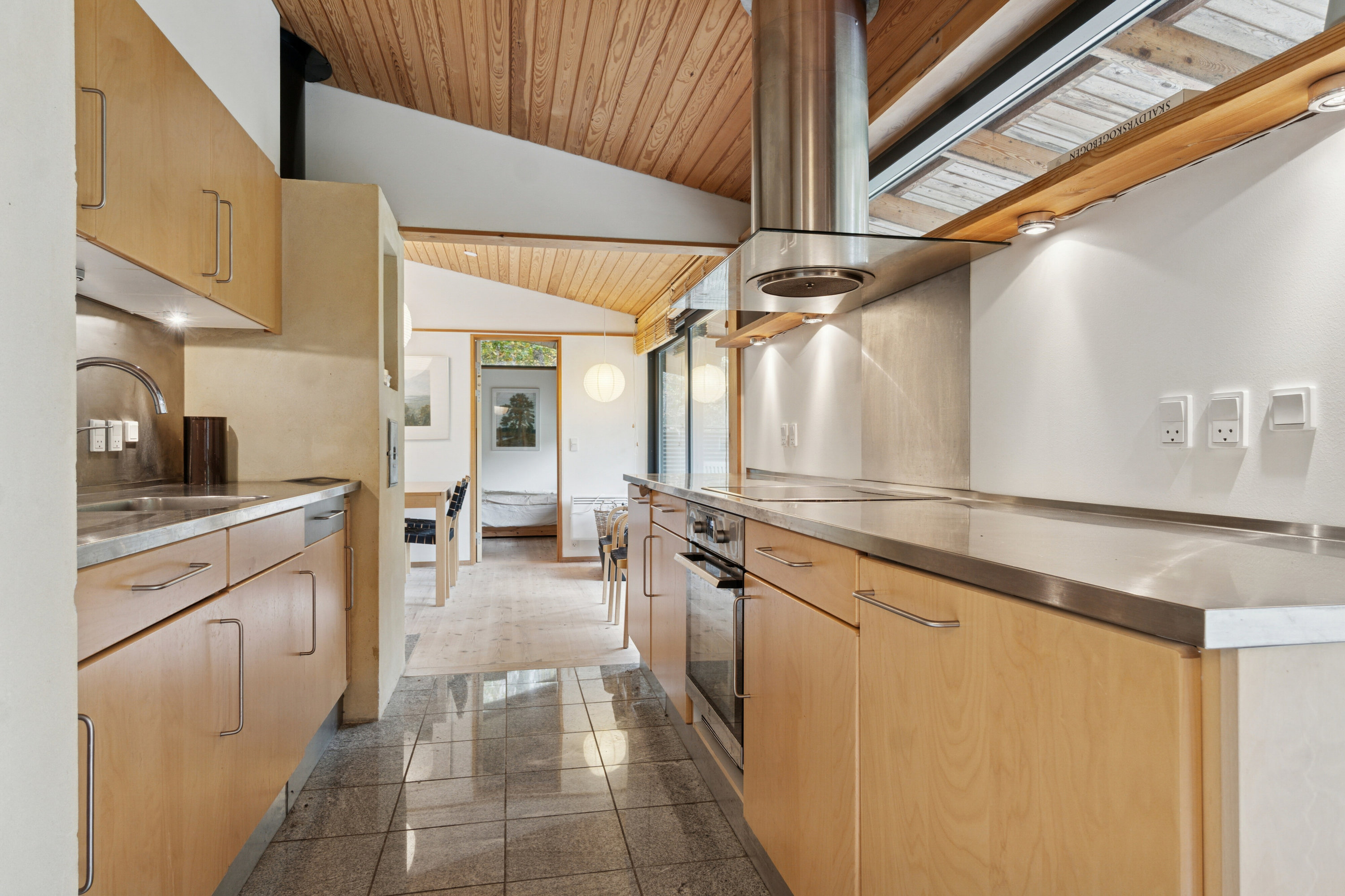 Fremhævet køkken billede i fuldskærmstilstand. Billede af Revlingsvinget 17, Tibirke Sand, 3300 Frederiksværk