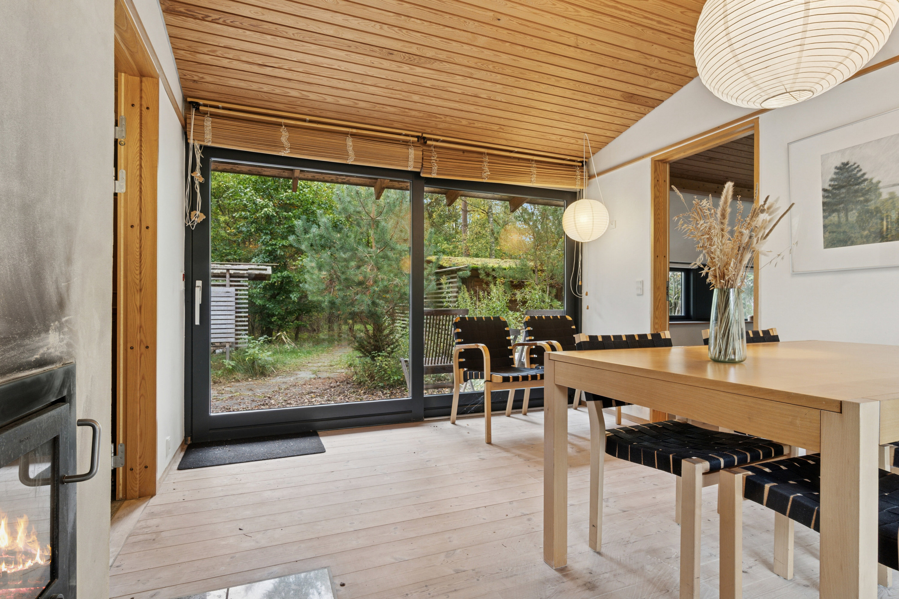 Fremhævet spisestue billede i fuldskærmstilstand. Billede af Revlingsvinget 17, Tibirke Sand, 3300 Frederiksværk