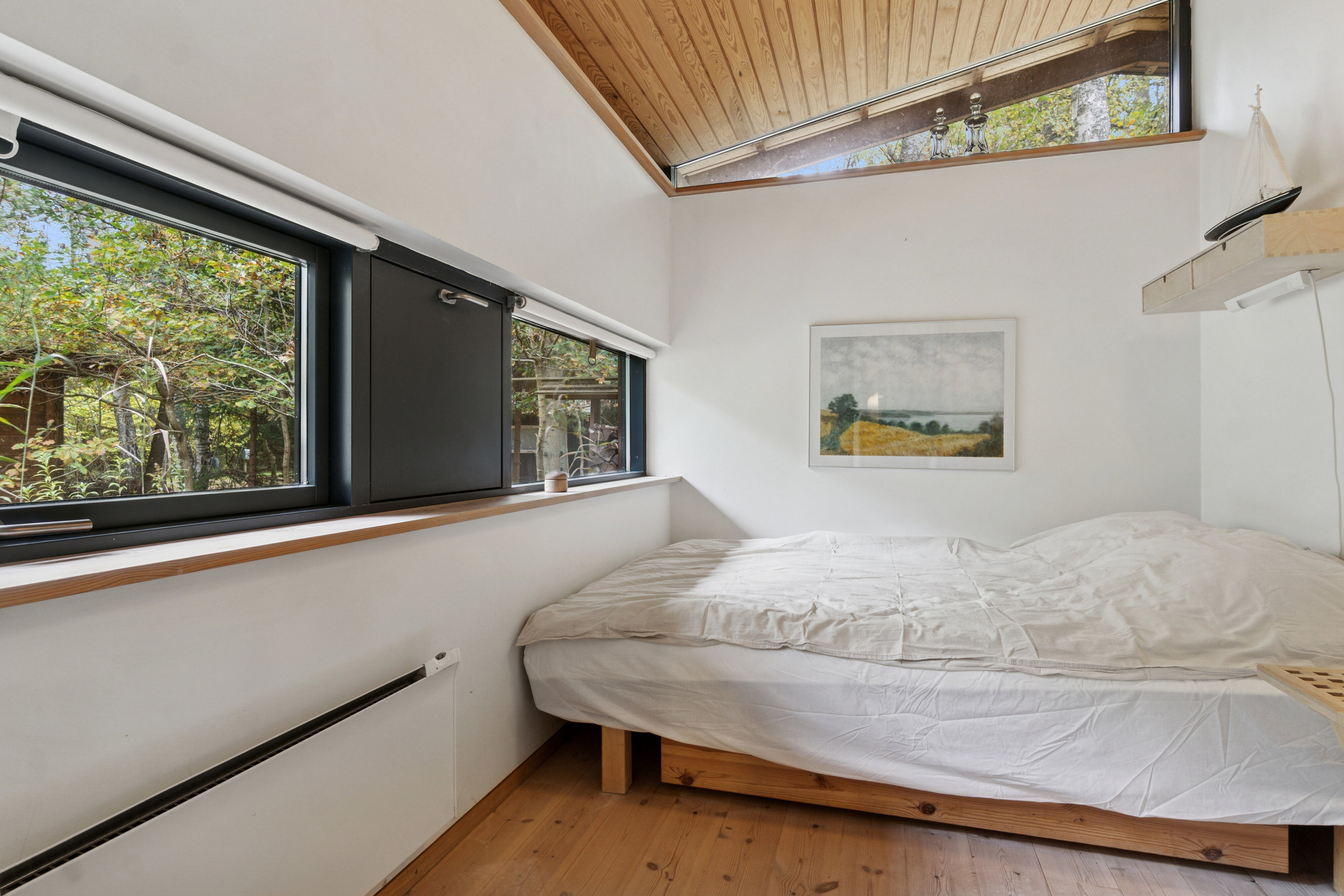 Fremhævet soveværelse billede i fuldskærmstilstand. Billede af Revlingsvinget 17, Tibirke Sand, 3300 Frederiksværk