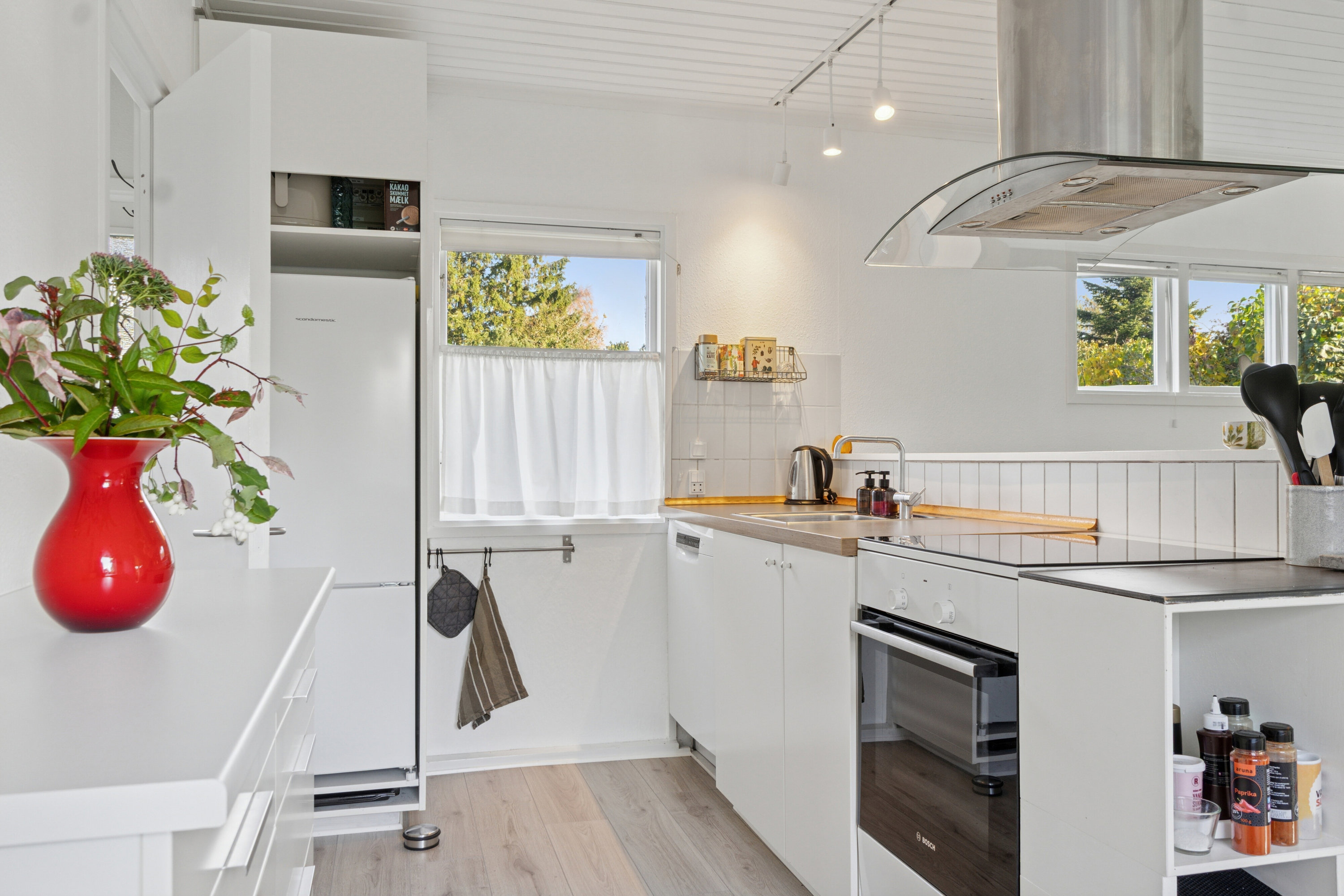 Fremhævet køkken billede i fuldskærmstilstand. Billede af Åbakken 42, Ejby, 4070 Kirke Hyllinge