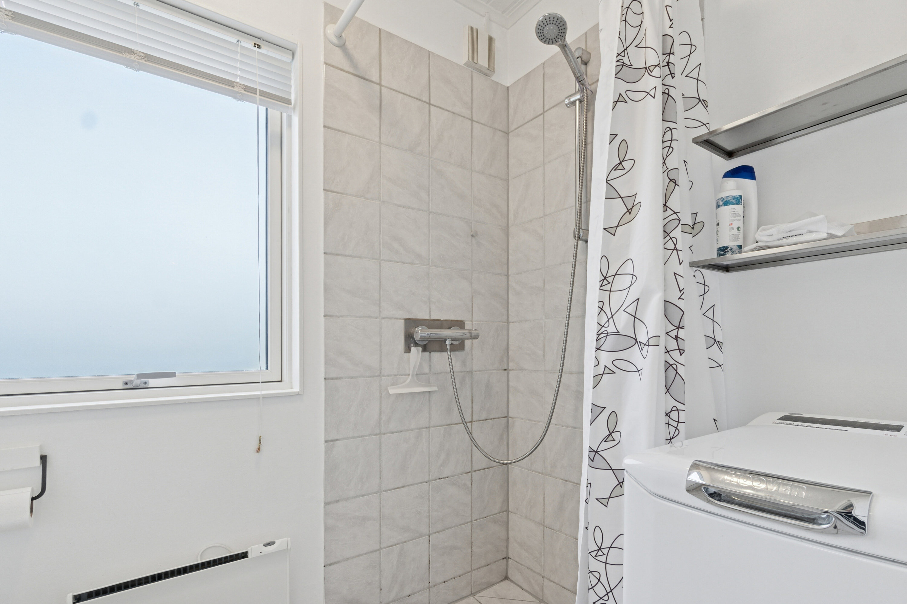 Fremhævet badeværelse billede i fuldskærmstilstand. Billede af Åbakken 42, Ejby, 4070 Kirke Hyllinge