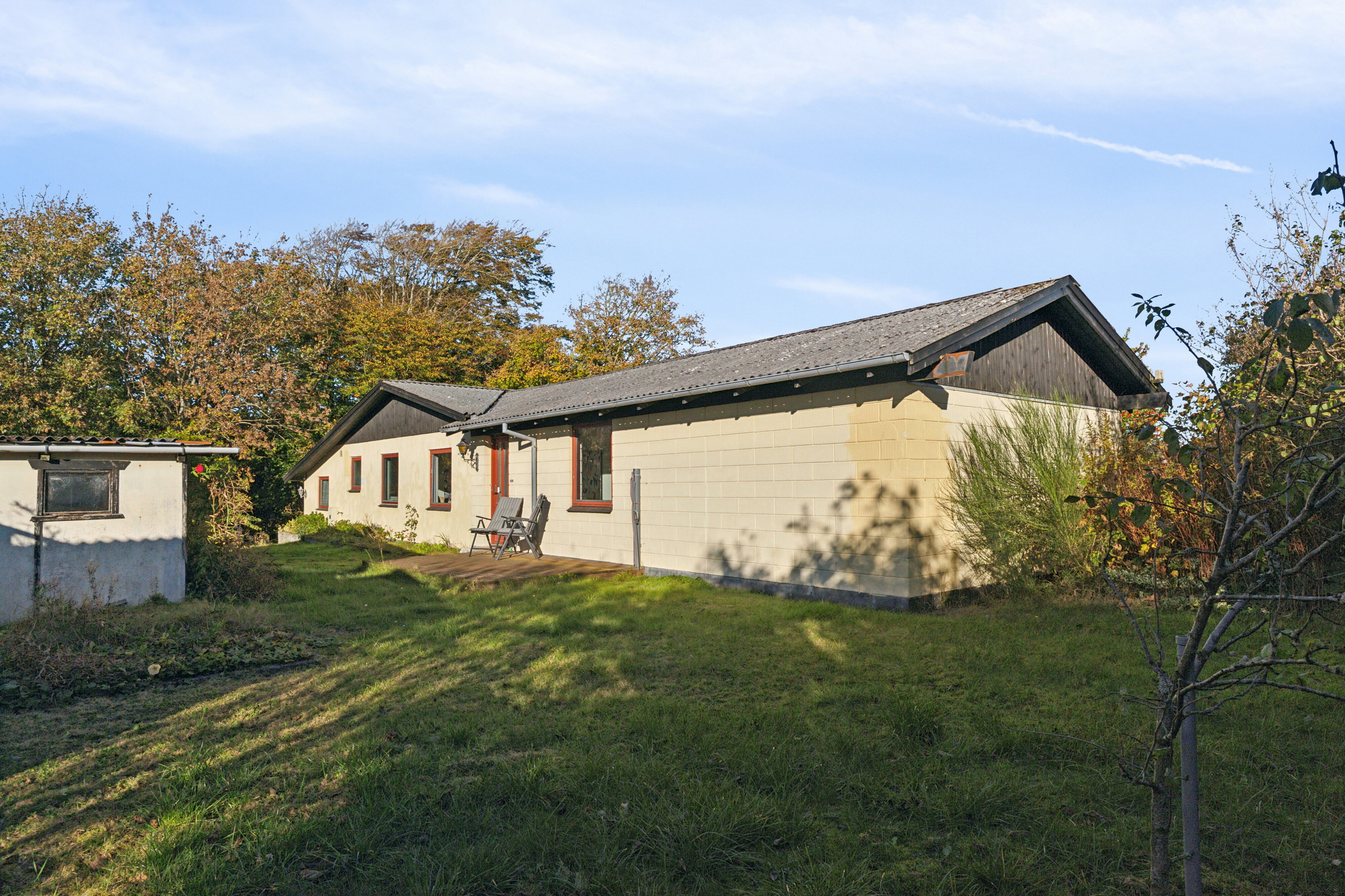 Fremhævet set fra haven billede i fuldskærmstilstand. Billede af Bøgstedvej 313, Astrup, 9800 Hjørring